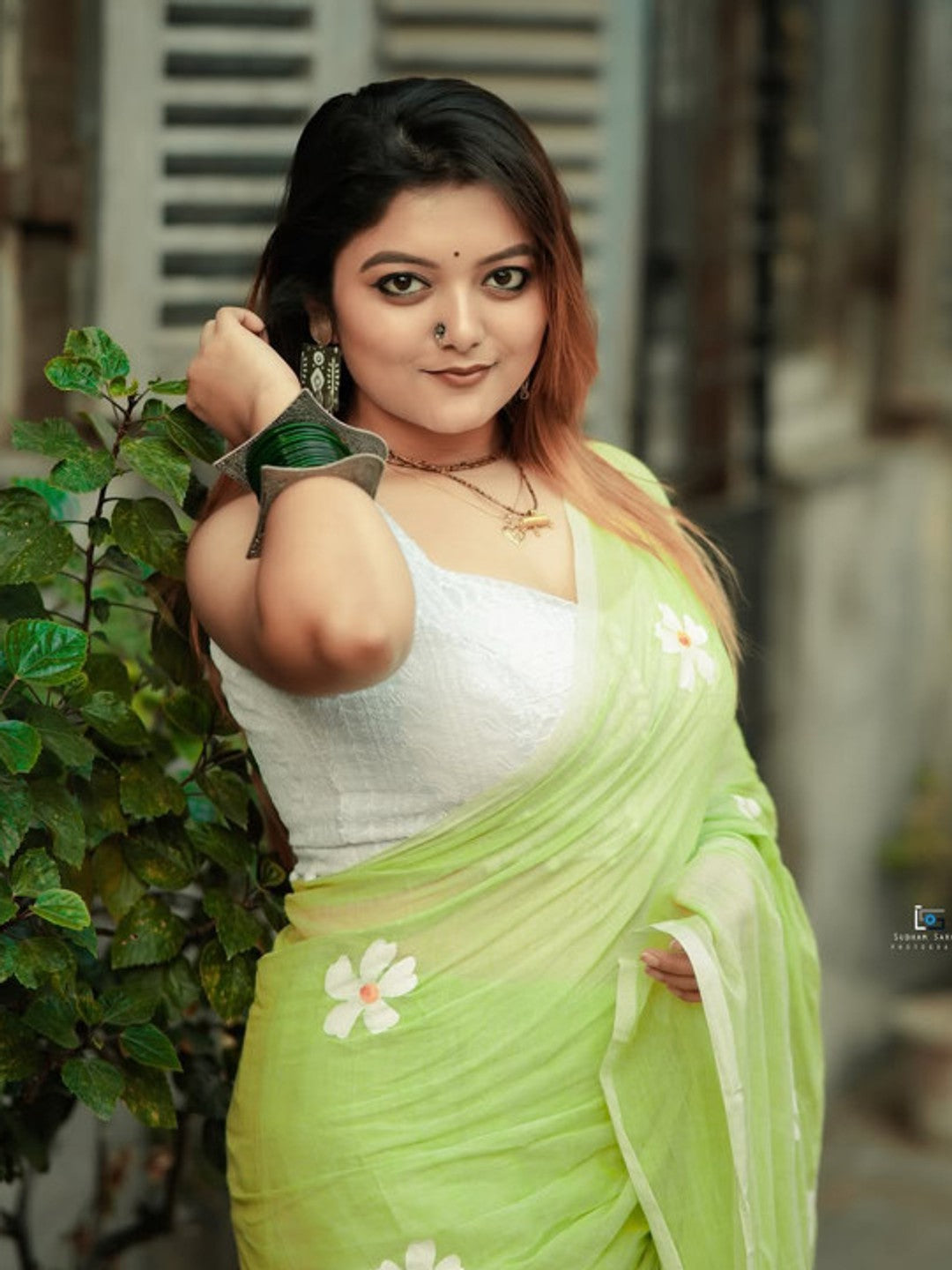 Peachmode Green Linen Cotton Floral Print Saree - Image 4