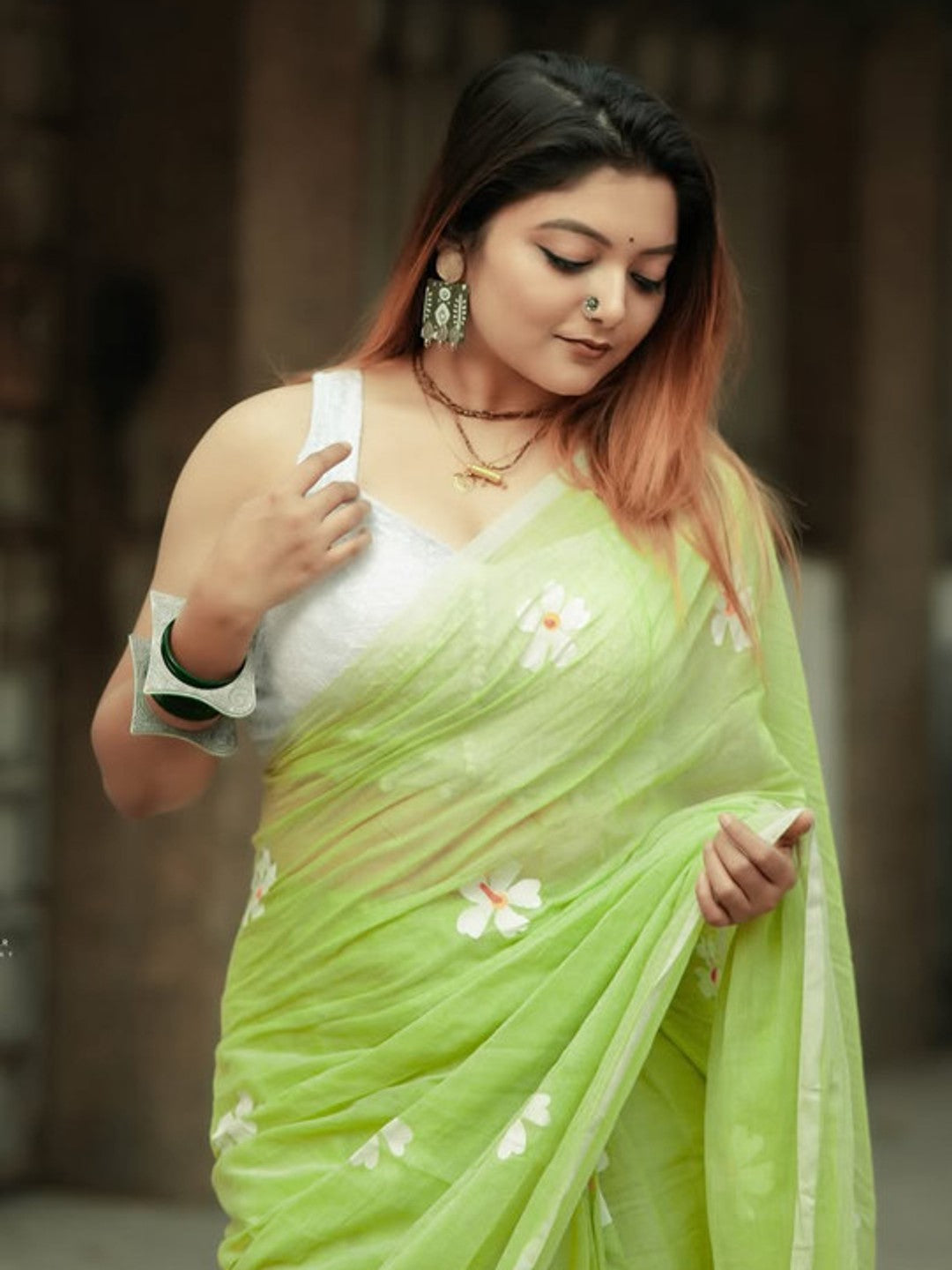 Peachmode Green Linen Cotton Floral Print Saree - Image 5