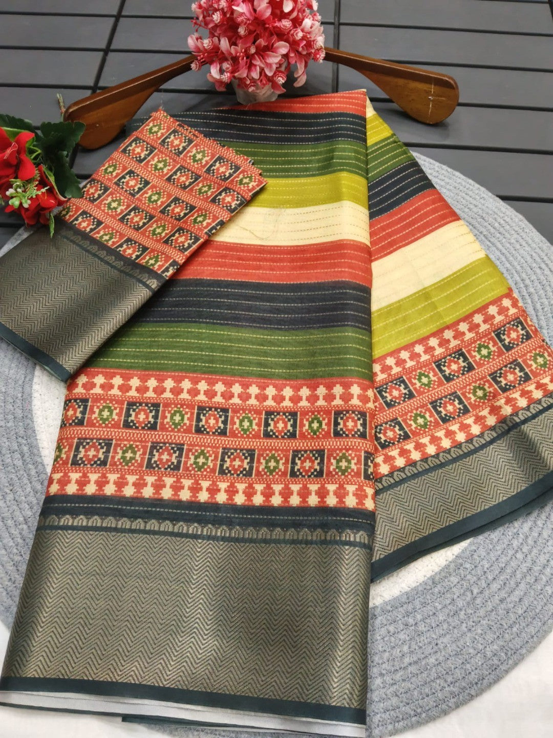 Peachmode Multicolor Dola Silk Zari Border Saree - Image 4
