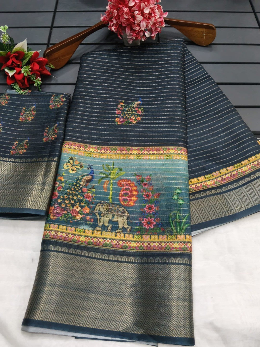 Peachmode Black Grey Dola Silk Zari Border Saree - Image 3