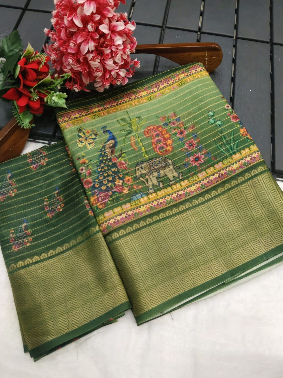 Peachmode Green Dola Silk Zari Border Saree - Image 2