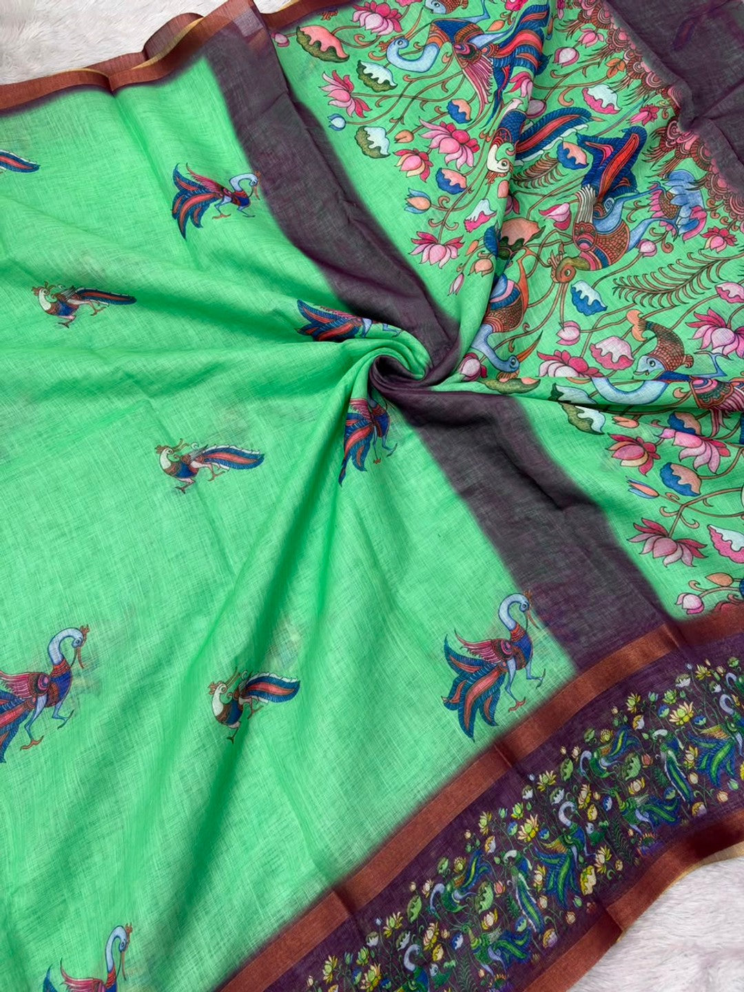 Peachmode Green Linen Cotton Zari Bentex Border Saree - Image 7