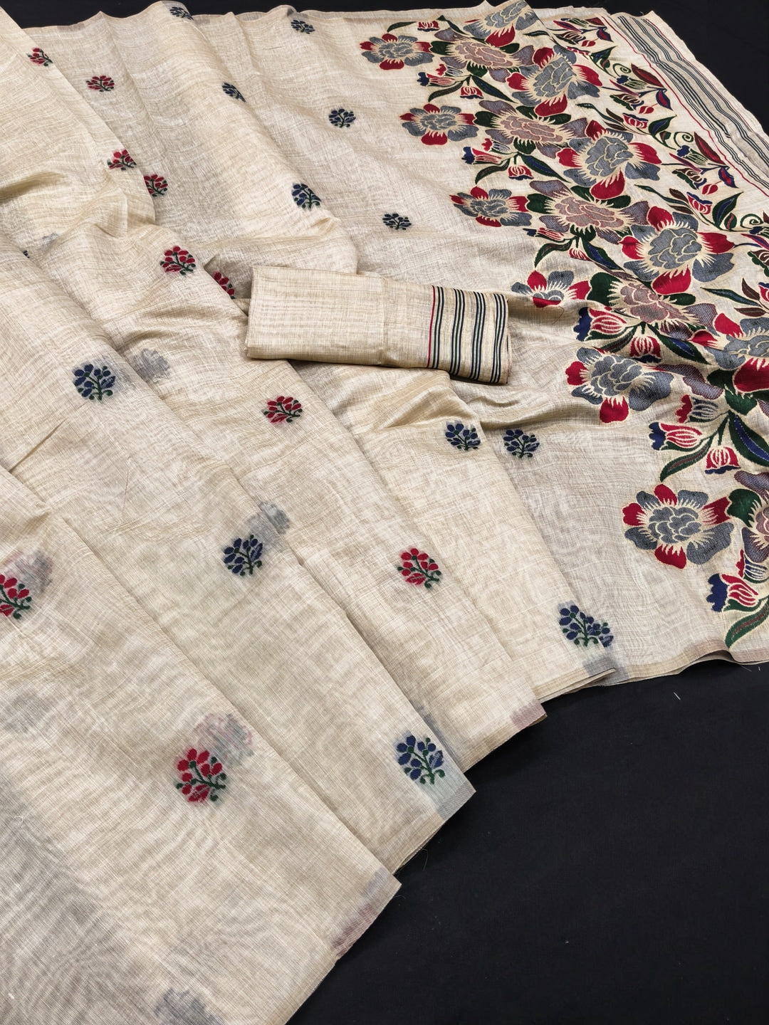Peachmode Cream Jamdani Cotton Saree - Image 2