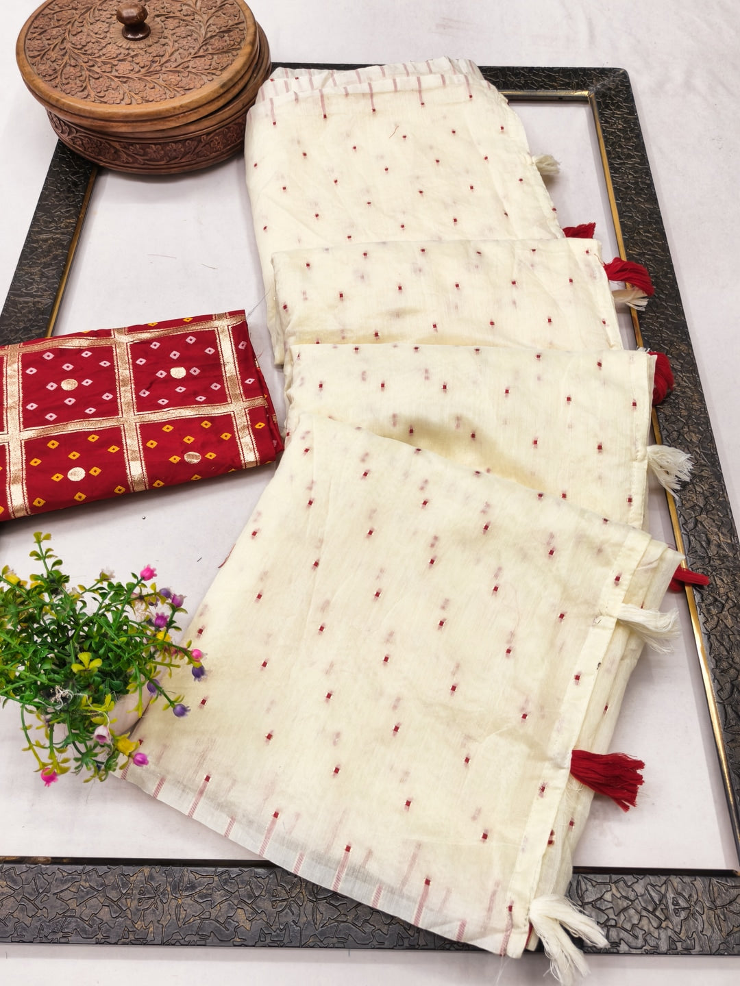 Peachmode Cream Chanderi Silk Saree with Red Blouse - Image 3