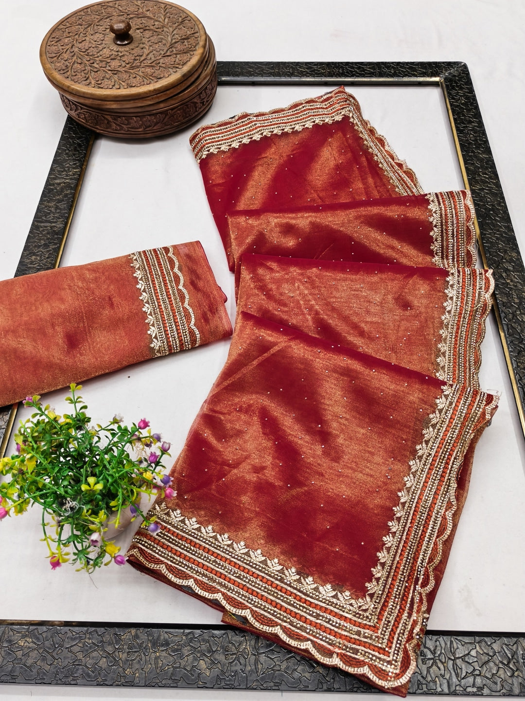 Peachmode Red Net Saree with Embroidered Border - Image 3