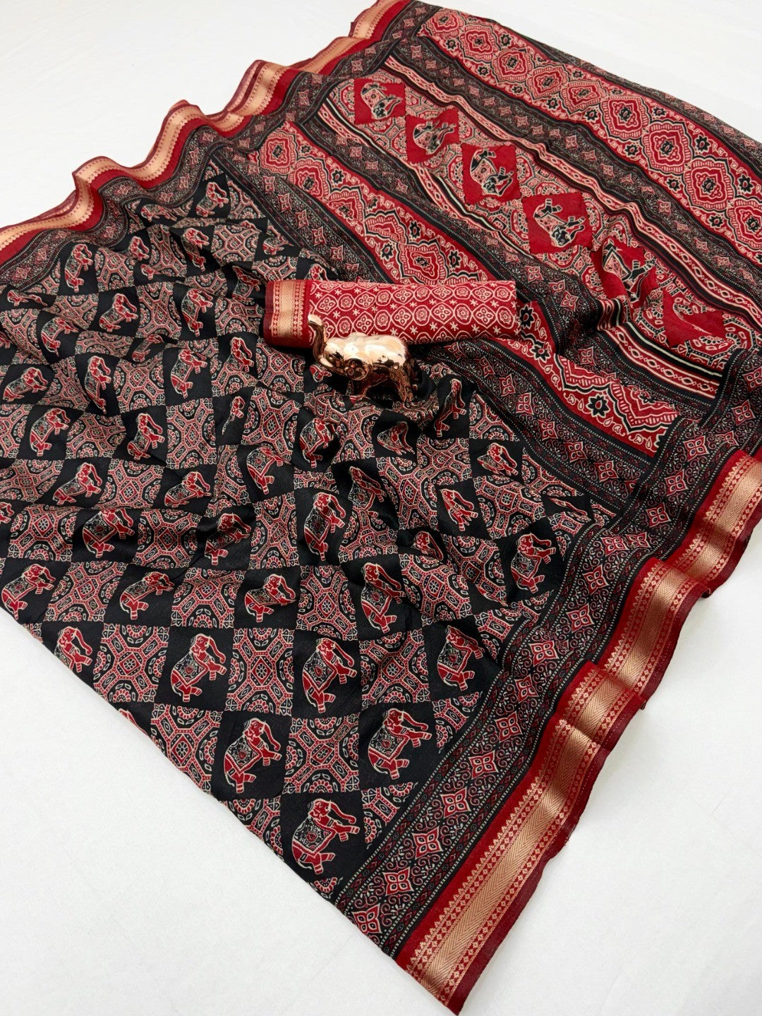 Peachmode Black Mangalagiri Silk Saree - Design D - Image 2