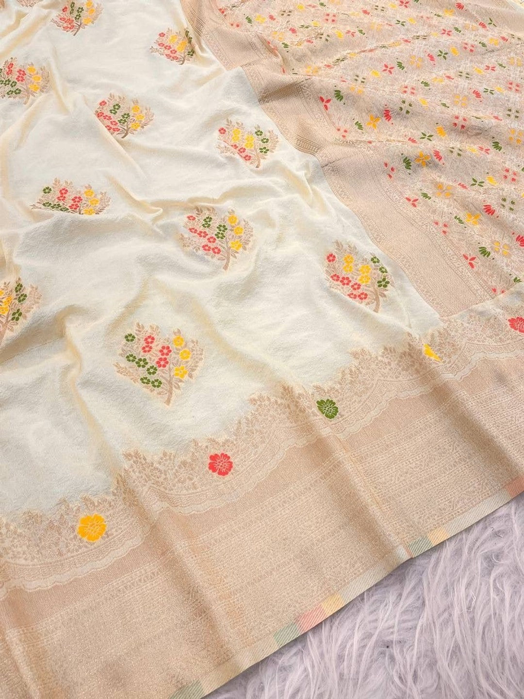 Peachmode Cream Khadi Crepe Georgette Woven Saree - Image 4
