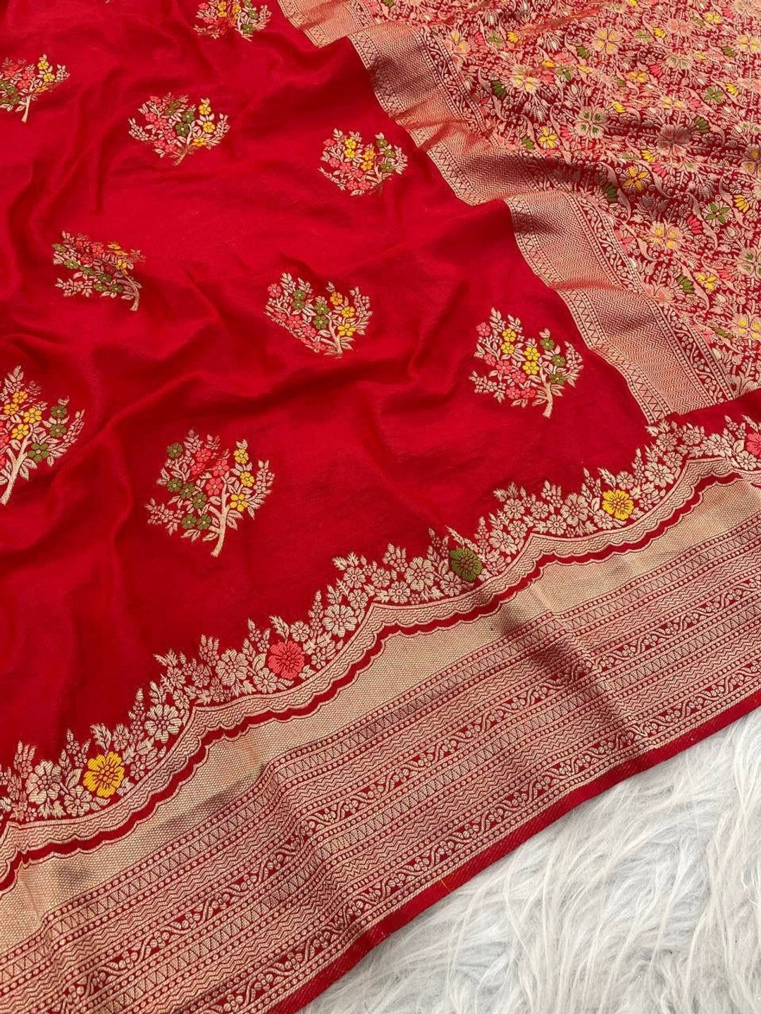 Peachmode Red Khadi Crepe Georgette Woven Saree - Image 4