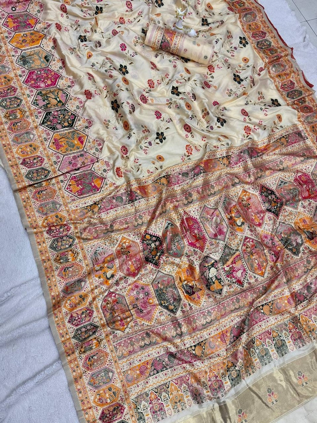 Peachmode Beige Rajwadi Pashmina Silk Woven Saree - Image 5