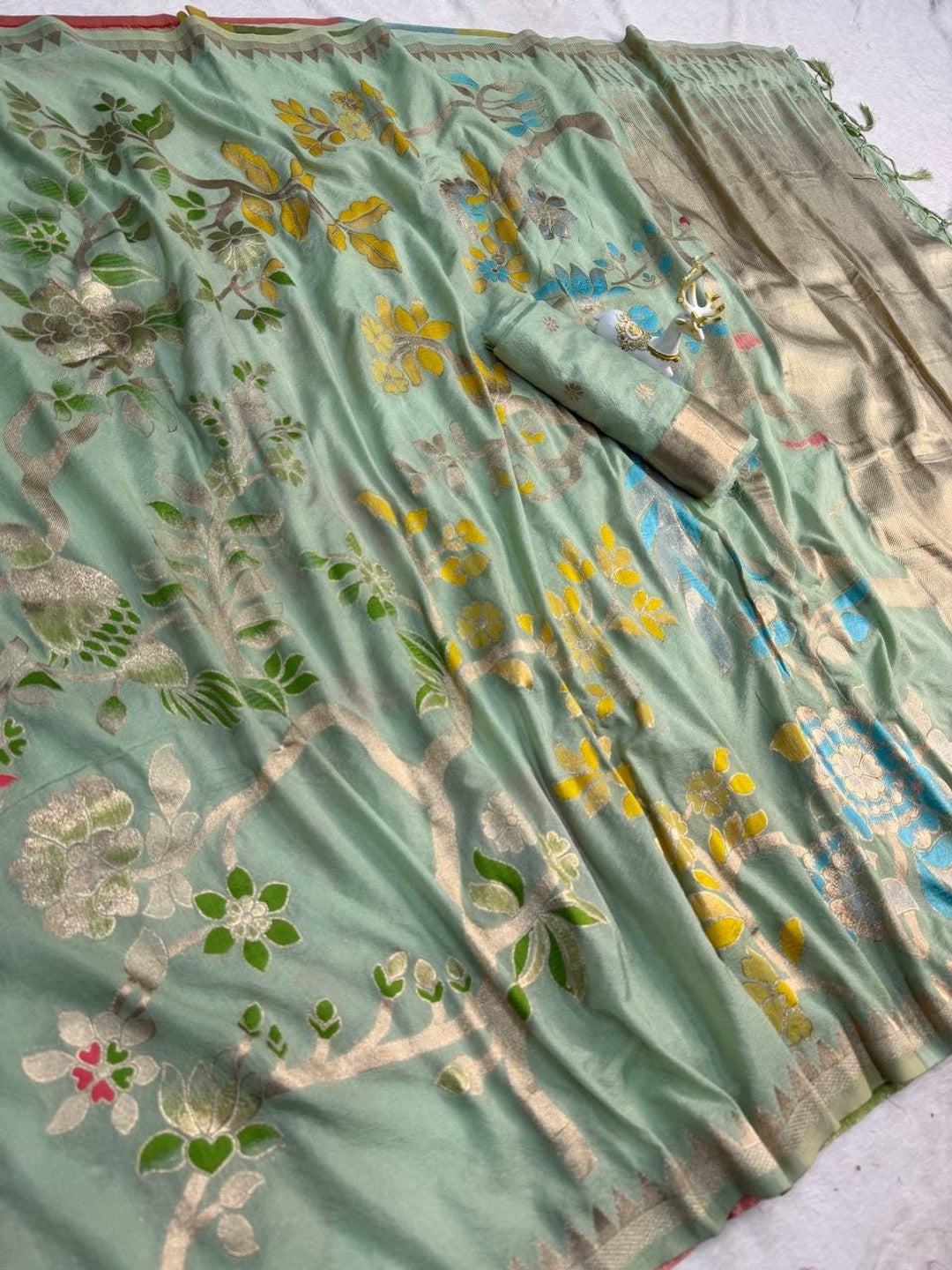 Peachmode Sea Green Crepe Khadi Silk Bird Motif Saree - Image 4