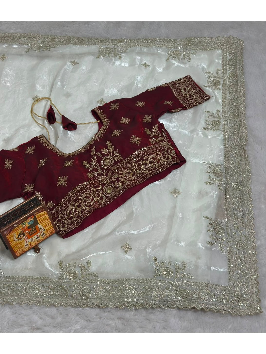 Peachmode White Fandy Satin Saree with C-Pallu Embroidery and Cutwork Border - Image 4