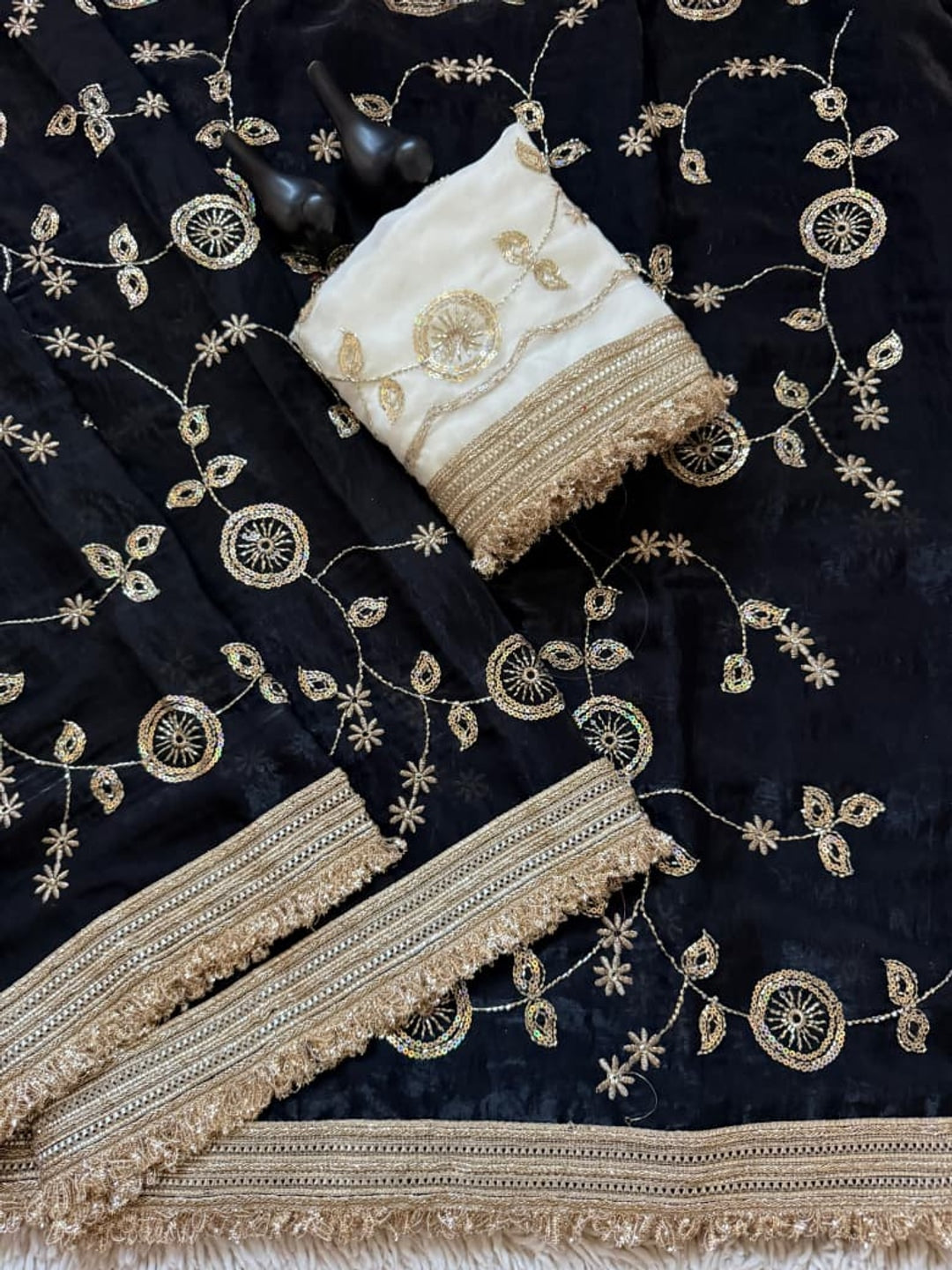 Peachmode Black Fandy Satin Saree with C-Pallu Embroidery and Lace Border - Image 6
