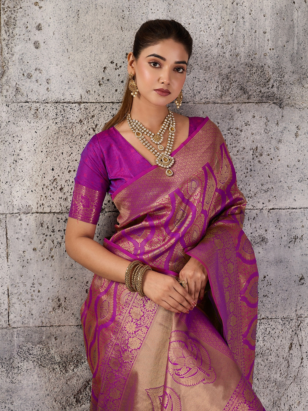 Peachmode Magenta Kanjivaram Silk Blend Saree - Image 5