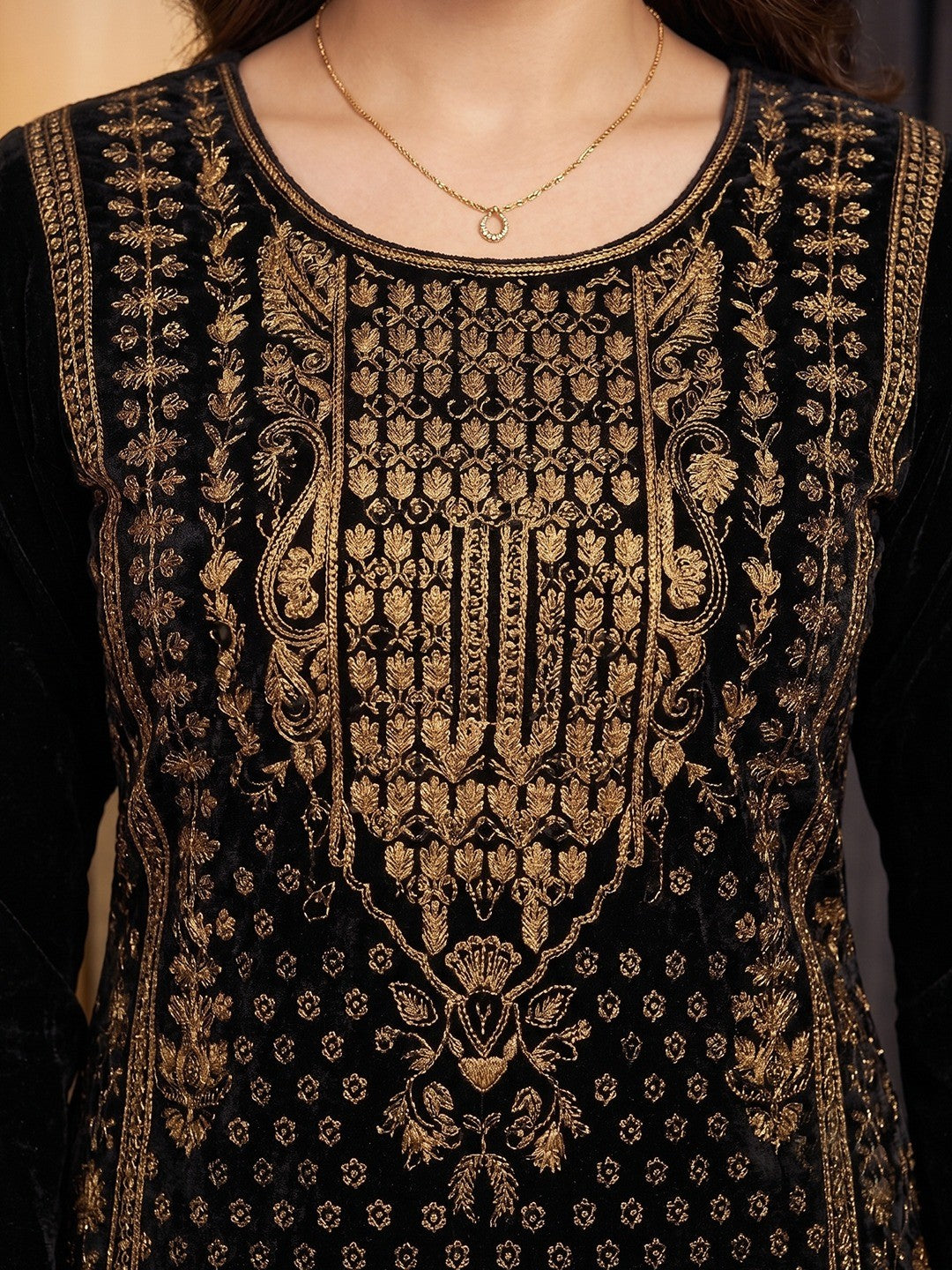 Elegant Black Woolen Straight Kurti for Cozy Winter Comfort - Image 3