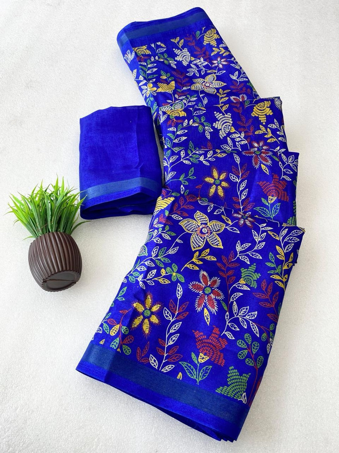 Peachmode Blue Mul Cotton Floral Printed Saree - Image 4