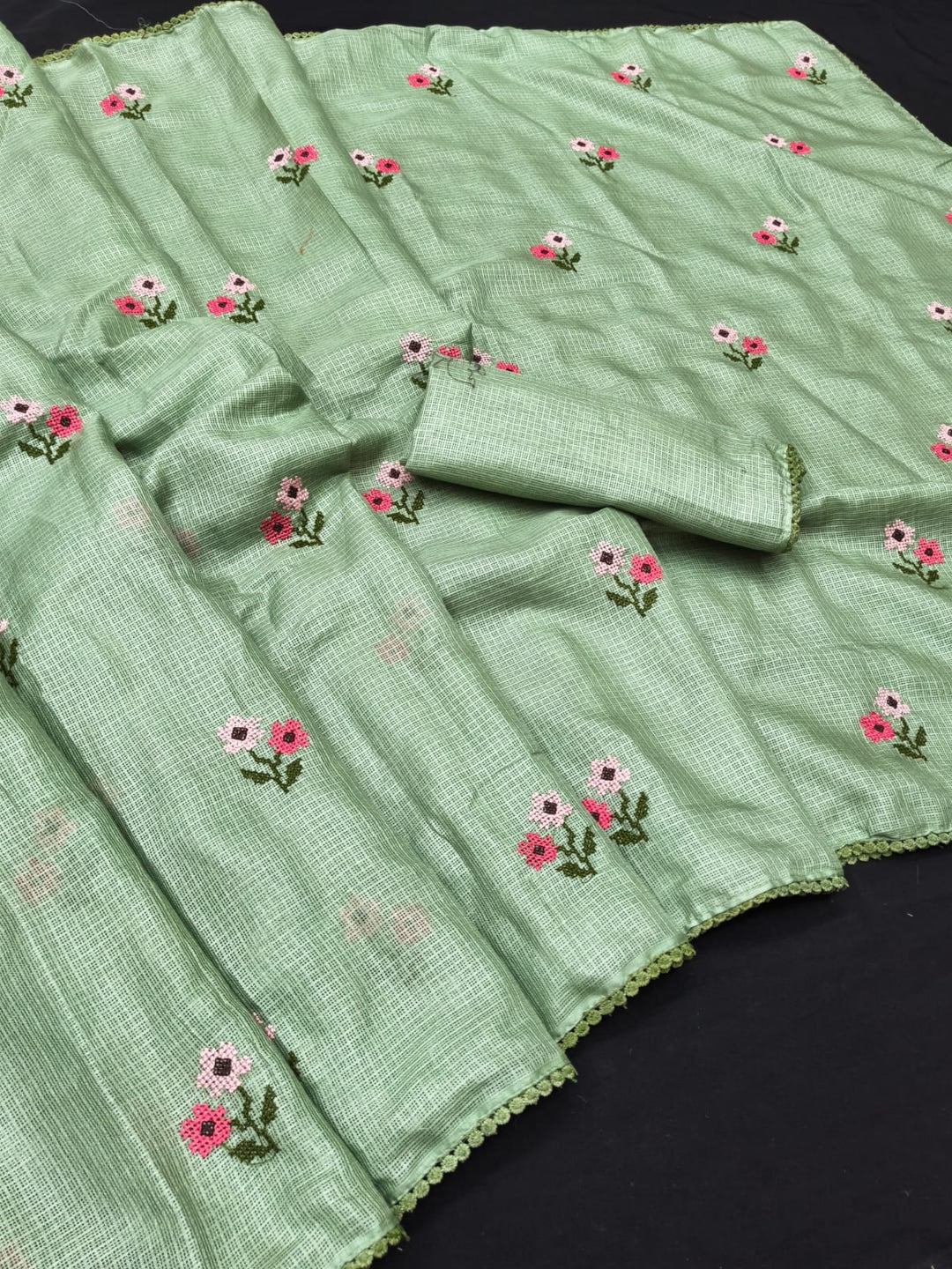 Peachmode Green Kota Check Saree with Floral Embroidery - Image 2