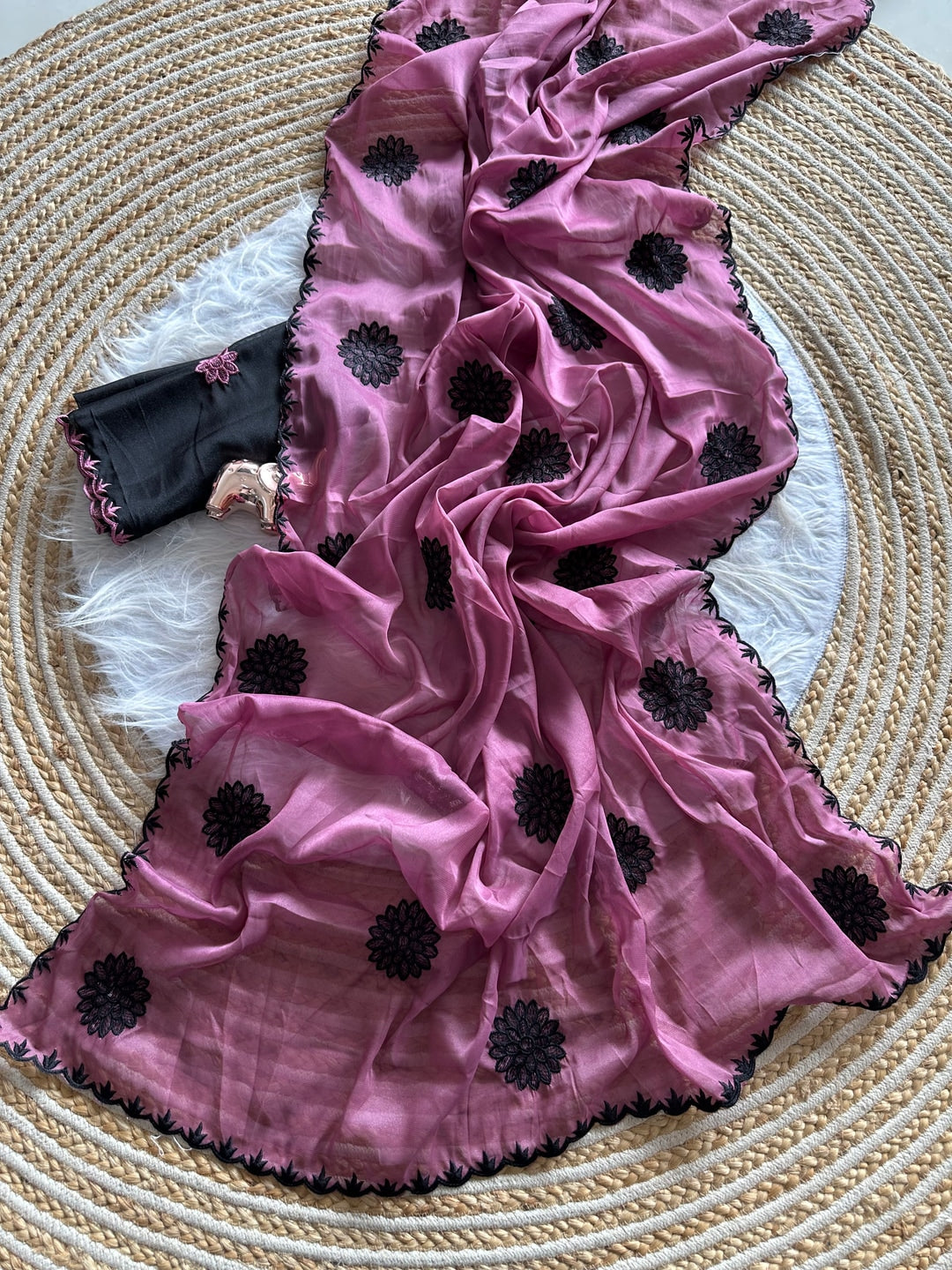 Peachmode Pink Georgette Silk Embroidered Suryamukhi Saree - Image 3
