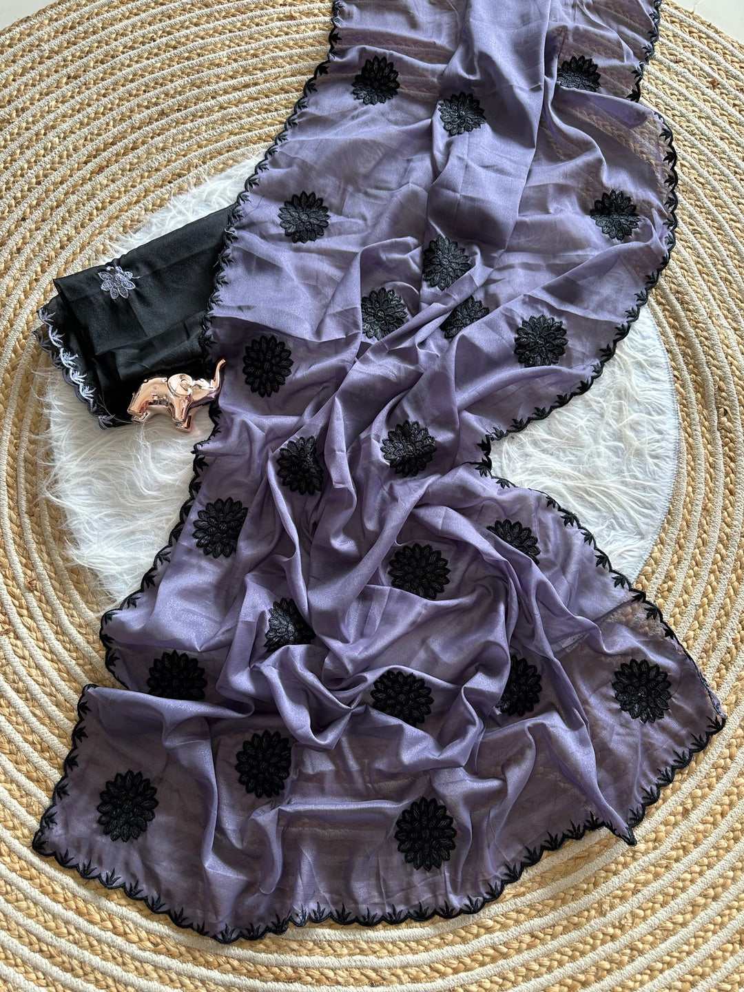 Peachmode Lavender Georgette Silk Embroidered Suryamukhi Saree - Image 3