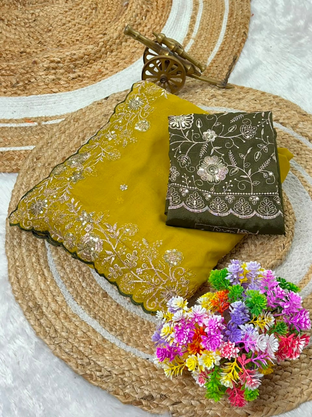Peachmode Yellow Star Georgette Silk C-Pallu Saree with Thread and Zari Embroidery - Image 5