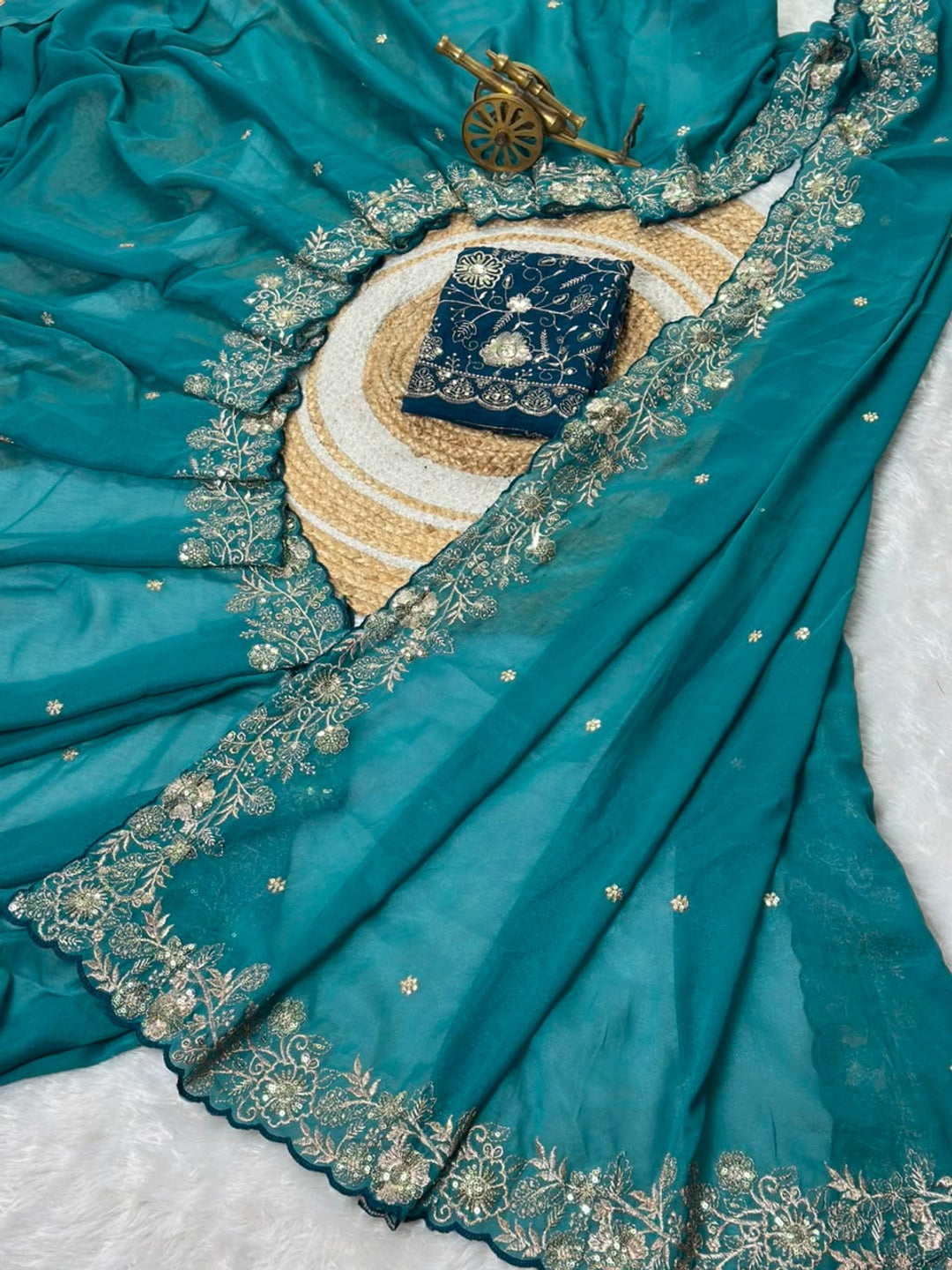Peachmode Teal Star Georgette Silk C-Pallu Saree with Thread and Zari Embroidery - Image 4