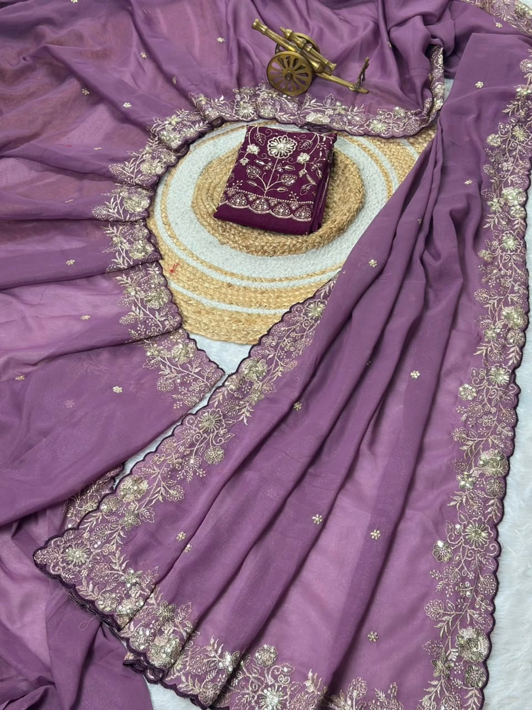 Peachmode Lavender Star Georgette Silk C-Pallu Saree with Thread and Zari Embroidery - Image 4