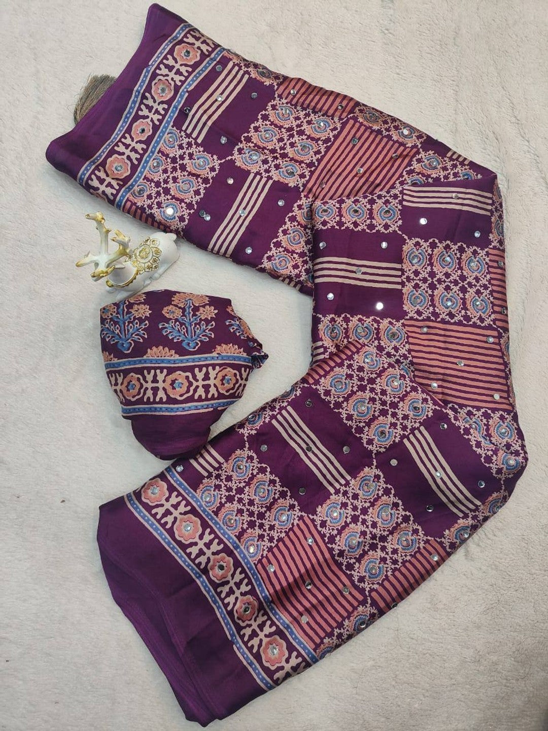 Peachmode Purple Semi Gajji Ajrakh Mirror Work Silk Saree - Image 2