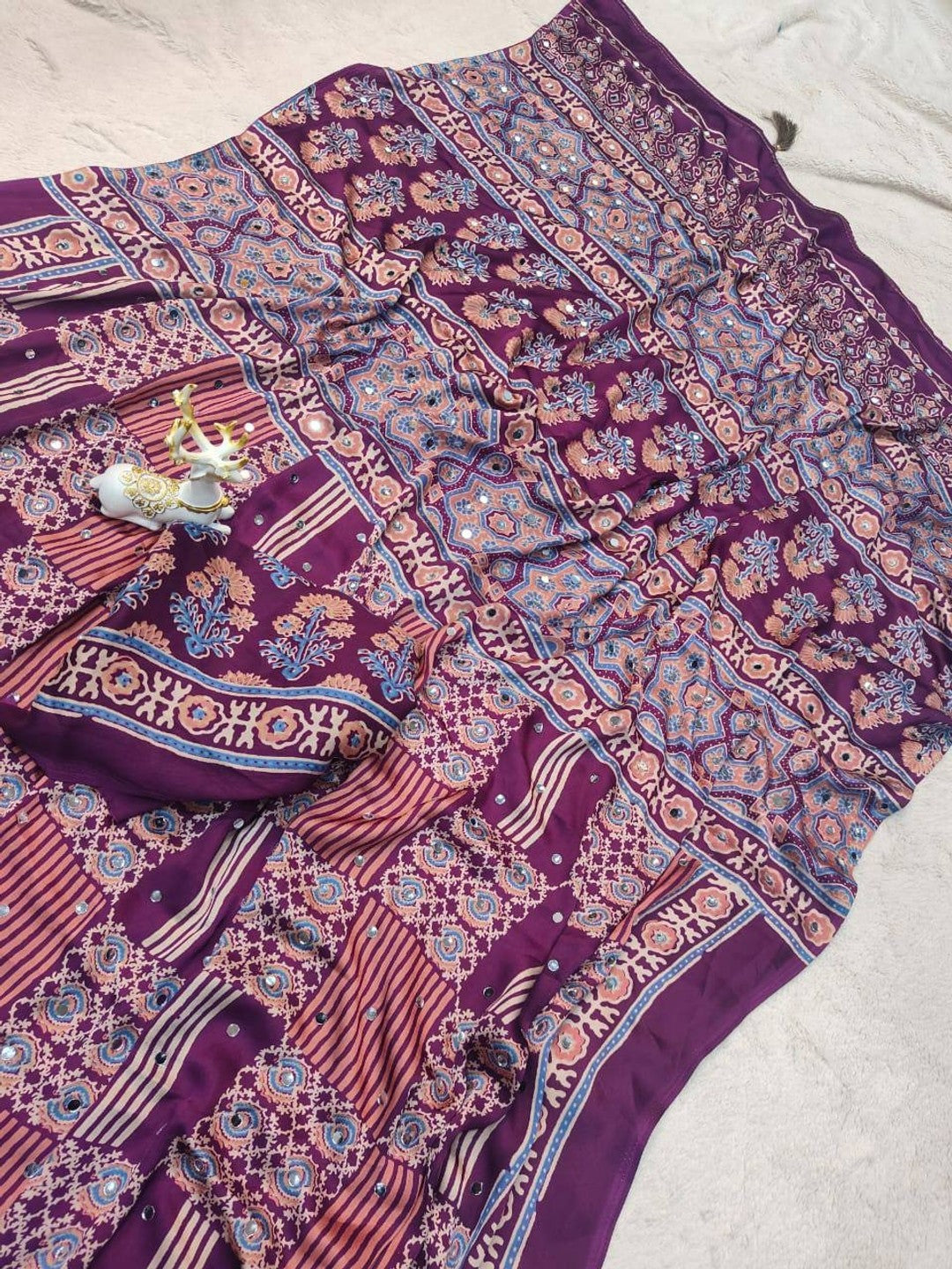 Peachmode Purple Semi Gajji Ajrakh Mirror Work Silk Saree - Image 3