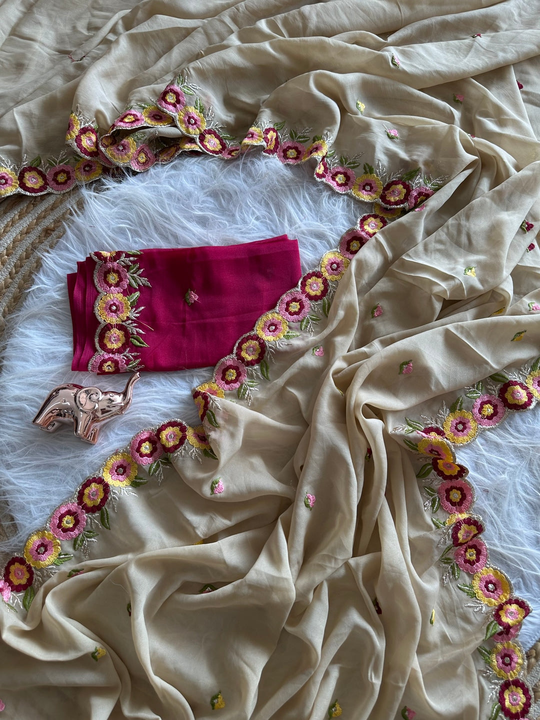 Peachmode Cream Georgette Embroidered Kastur Saree - Image 4