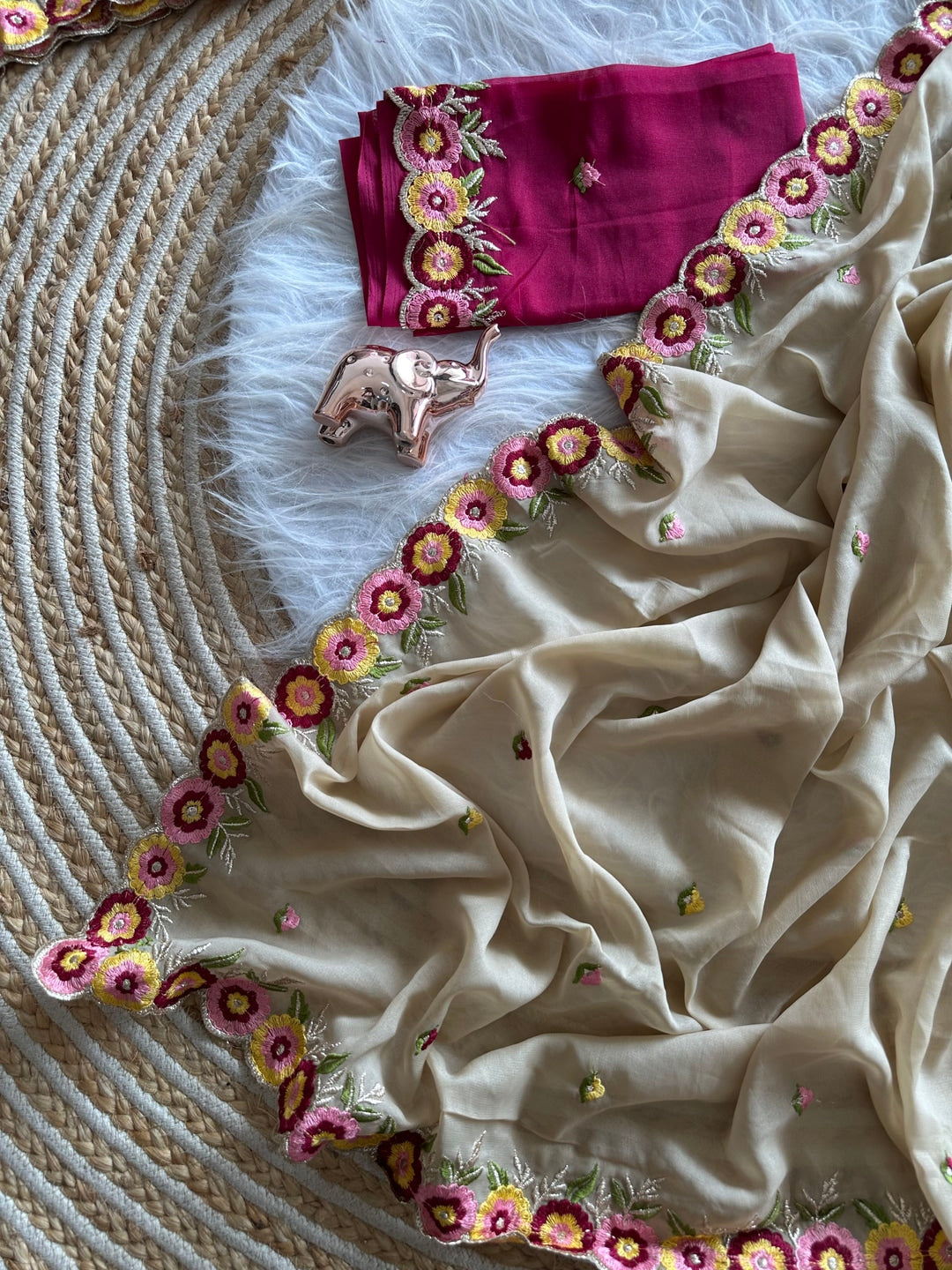 Peachmode Cream Georgette Embroidered Kastur Saree - Image 5