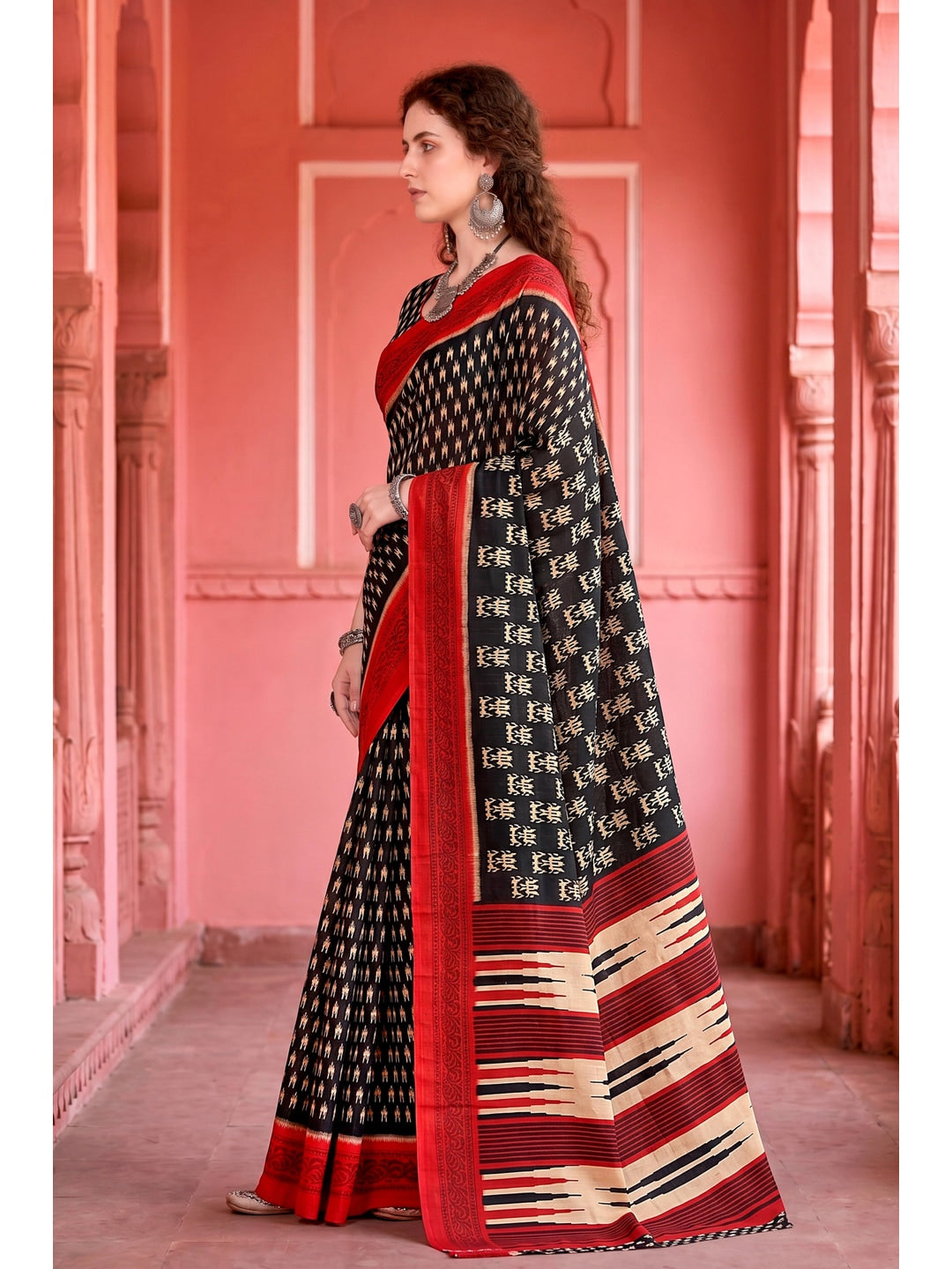 Peachmode Black Cotton Blend Aaradhya Saree - Image 3