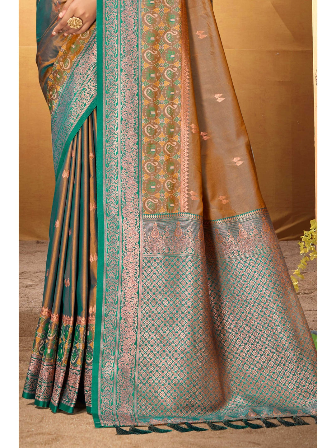 Peachmode Bronze Gold Silk Blend Adiksha SIlk Saree - Image 4