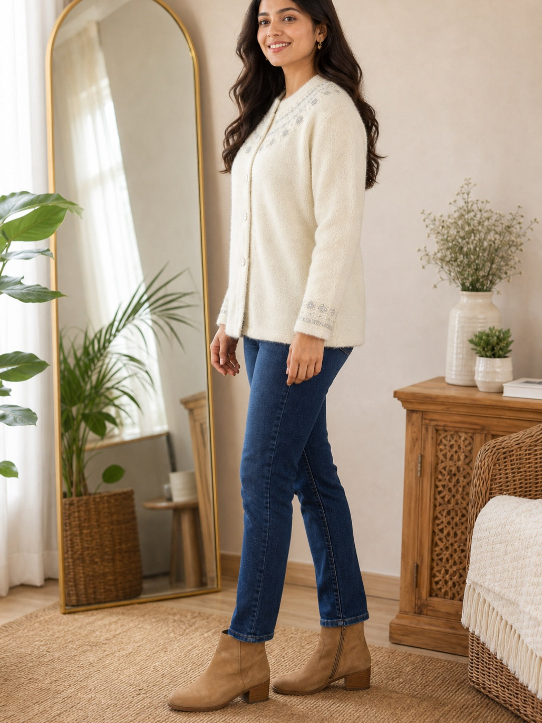 Cream Cozy Woven Wool Cardigan Designed For Comfortable Winter Layering - Image 3