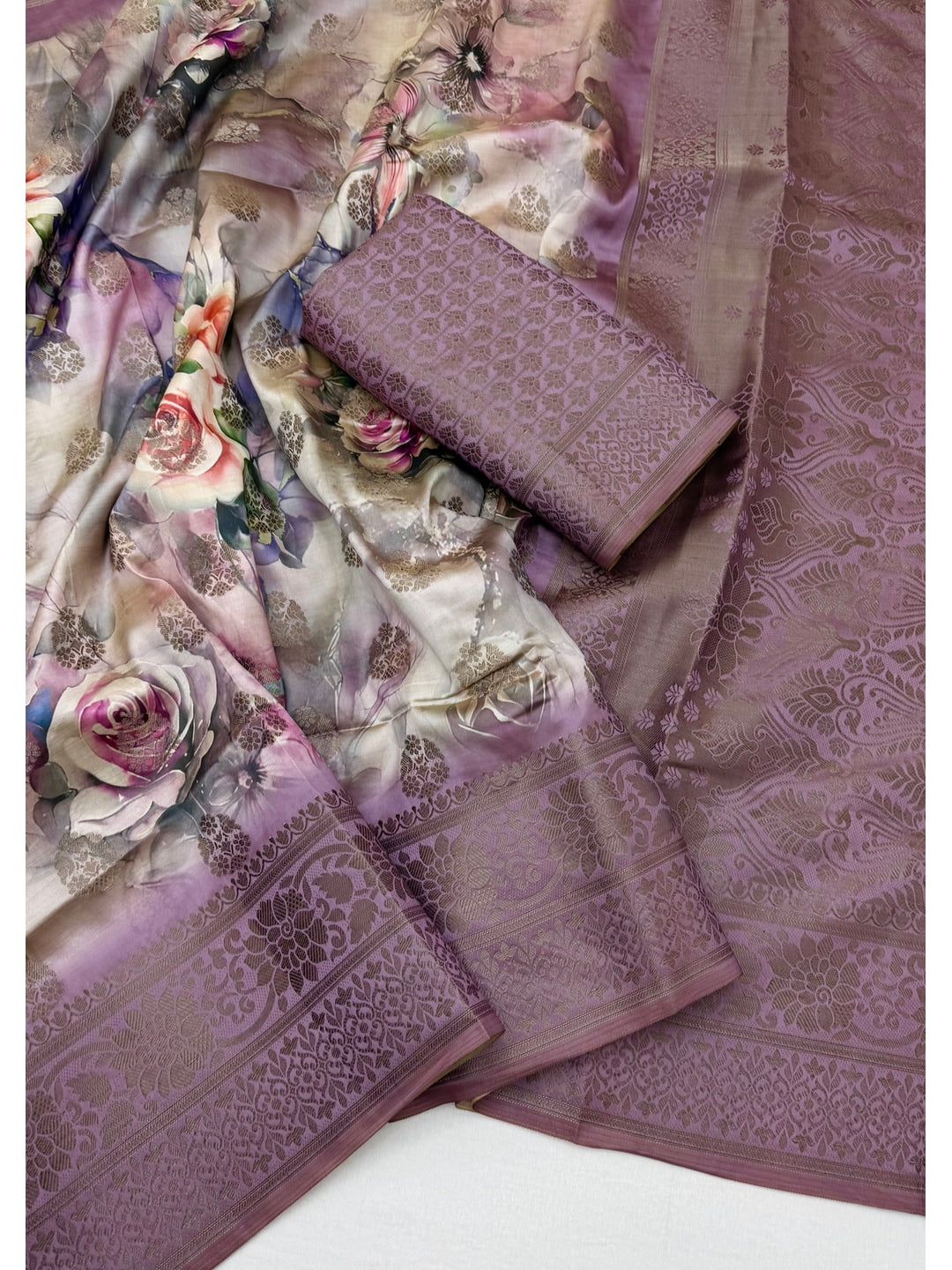 Peachmode Mauve Floral Printed Woven Art Silk Saree - Image 3