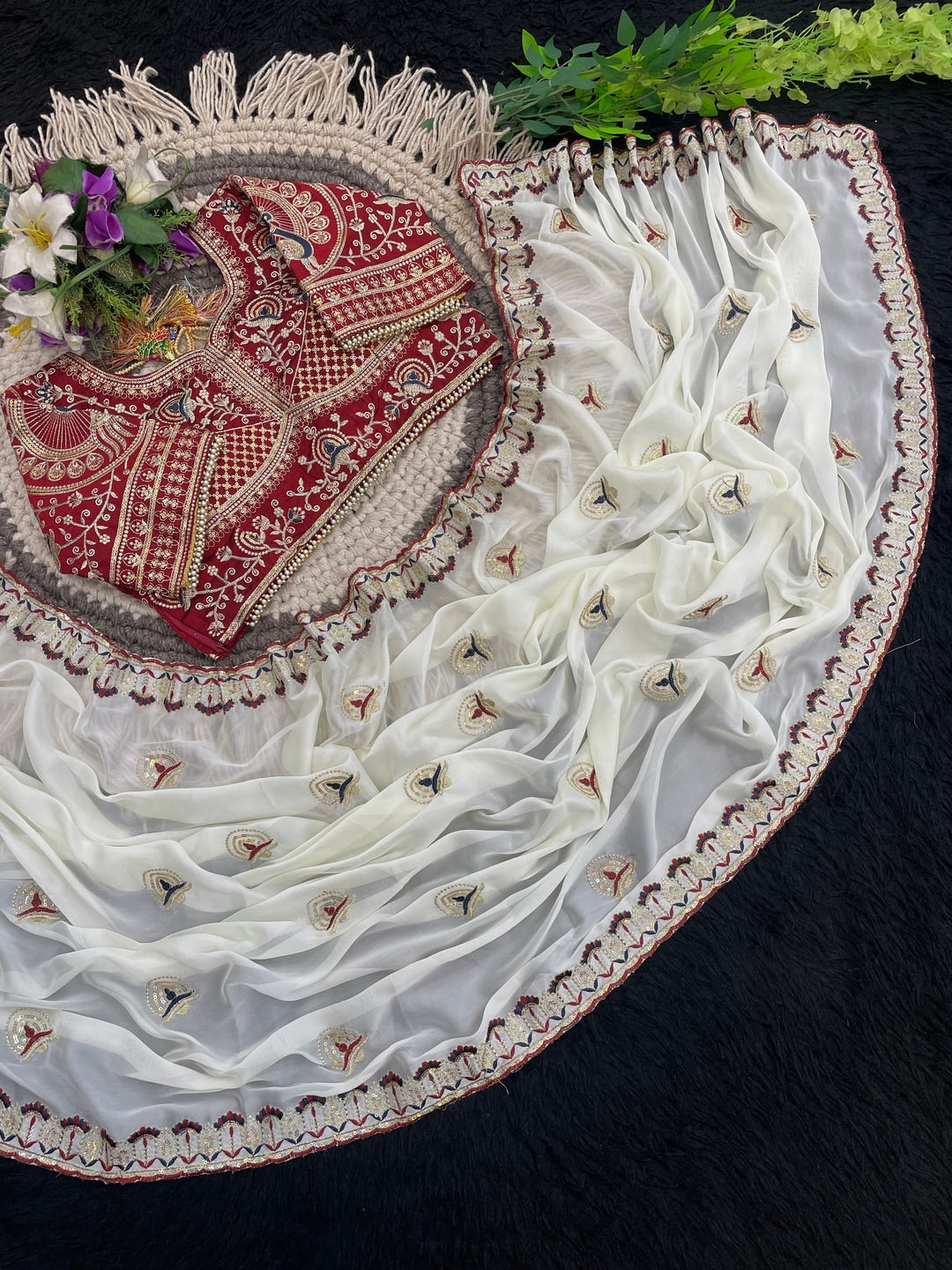 Peachmode Off White Embroidered Rangoli Silk Saree With Stitched Blouse - Image 5