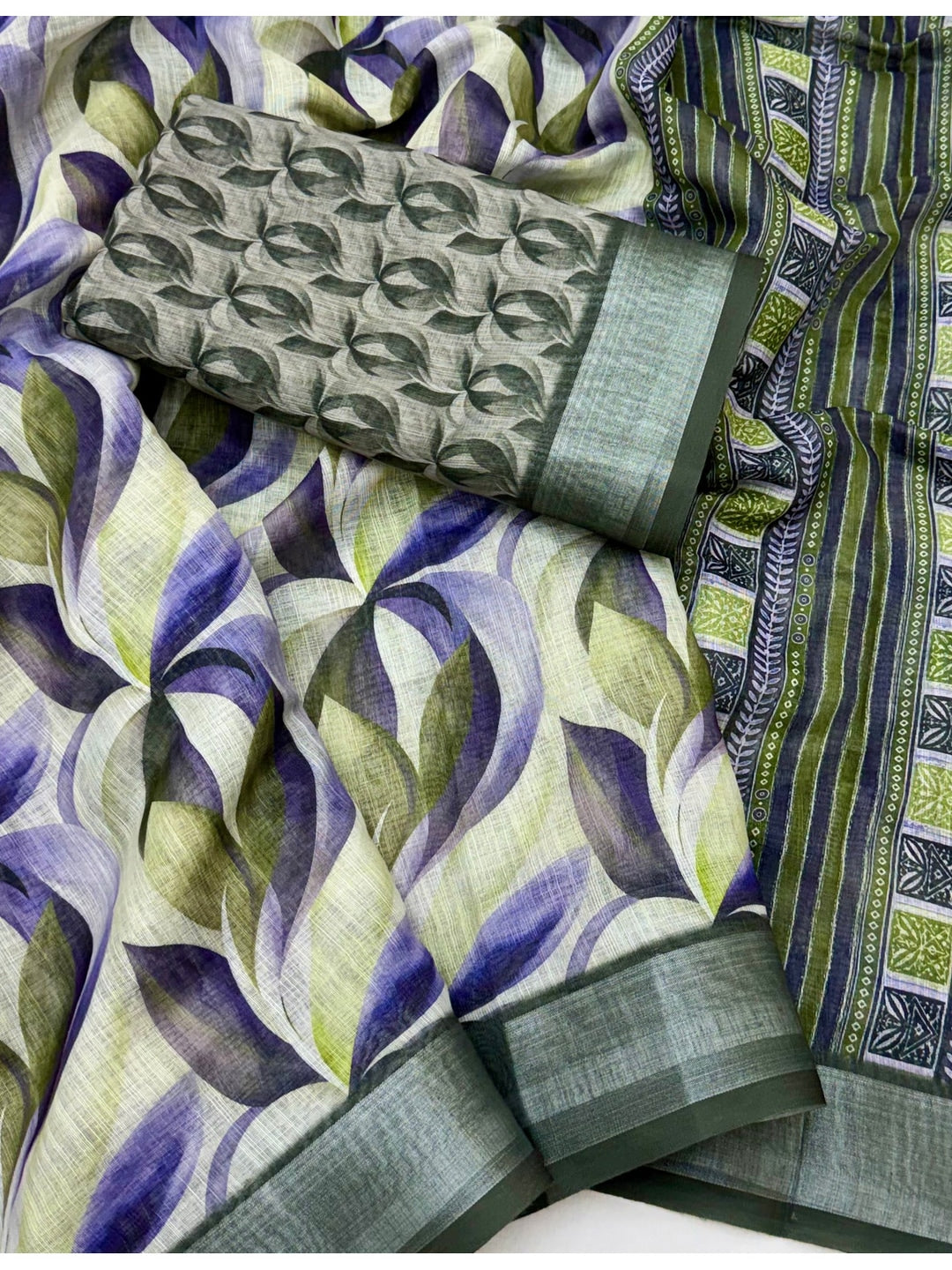 Peachmode Green Purple Abstract Printed Linen Saree - Image 4