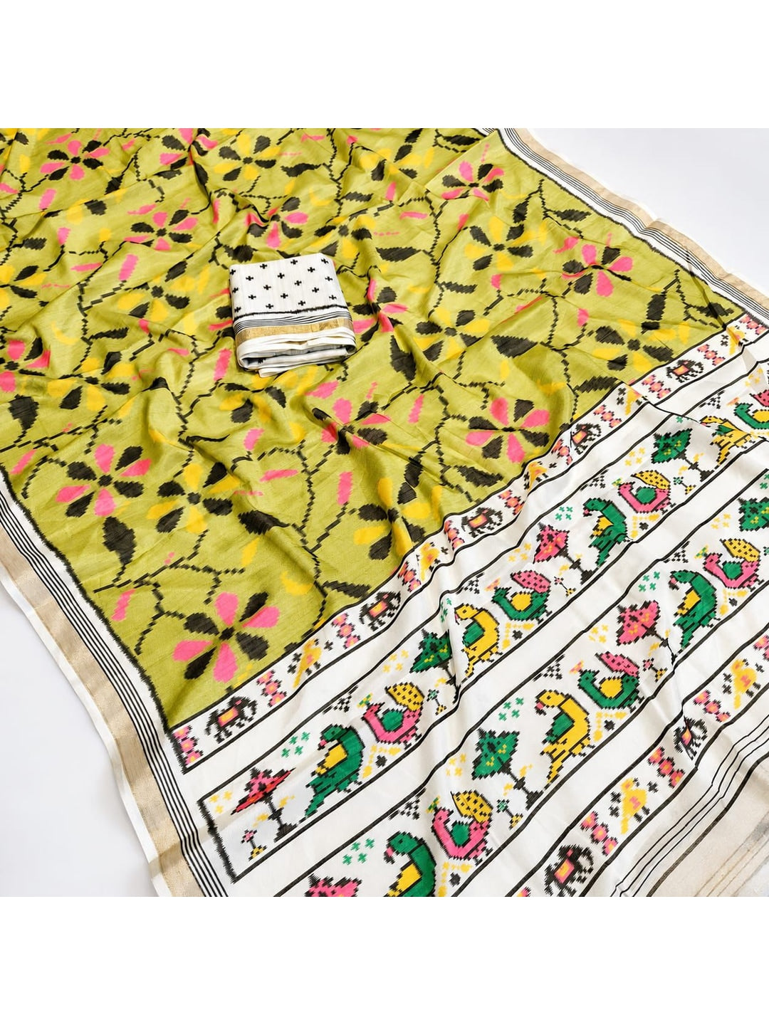 Peachmode Green Ikkat Floral Printed Mul Cotton Saree - Image 3