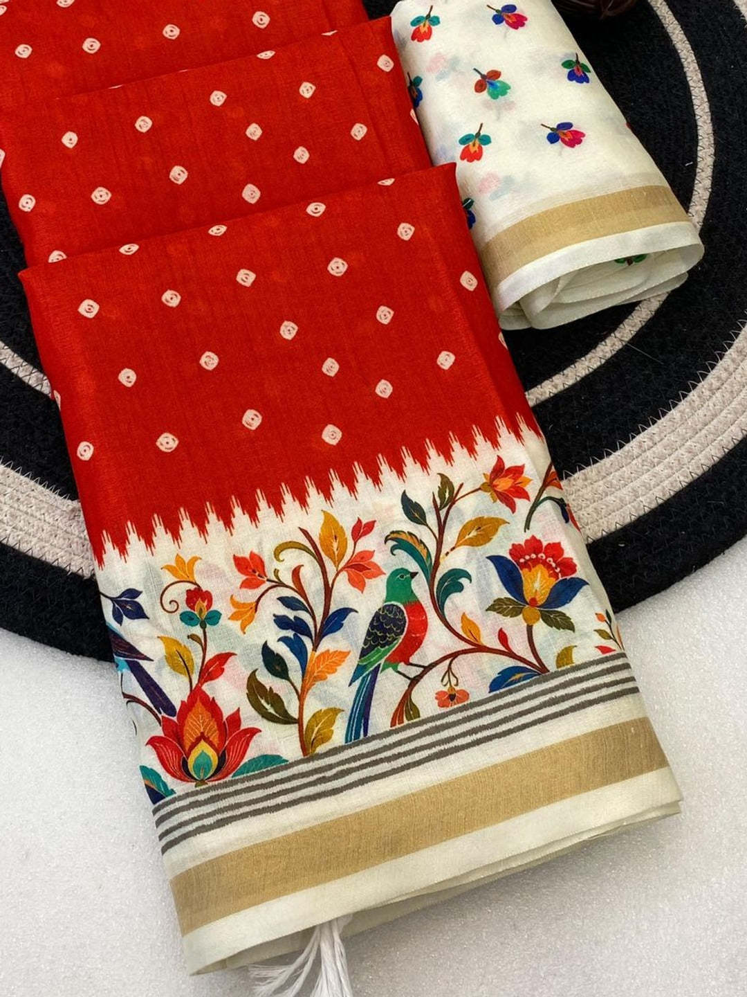 Peachmode Red Ikkat Border Mulmul Cotton Saree - Image 4