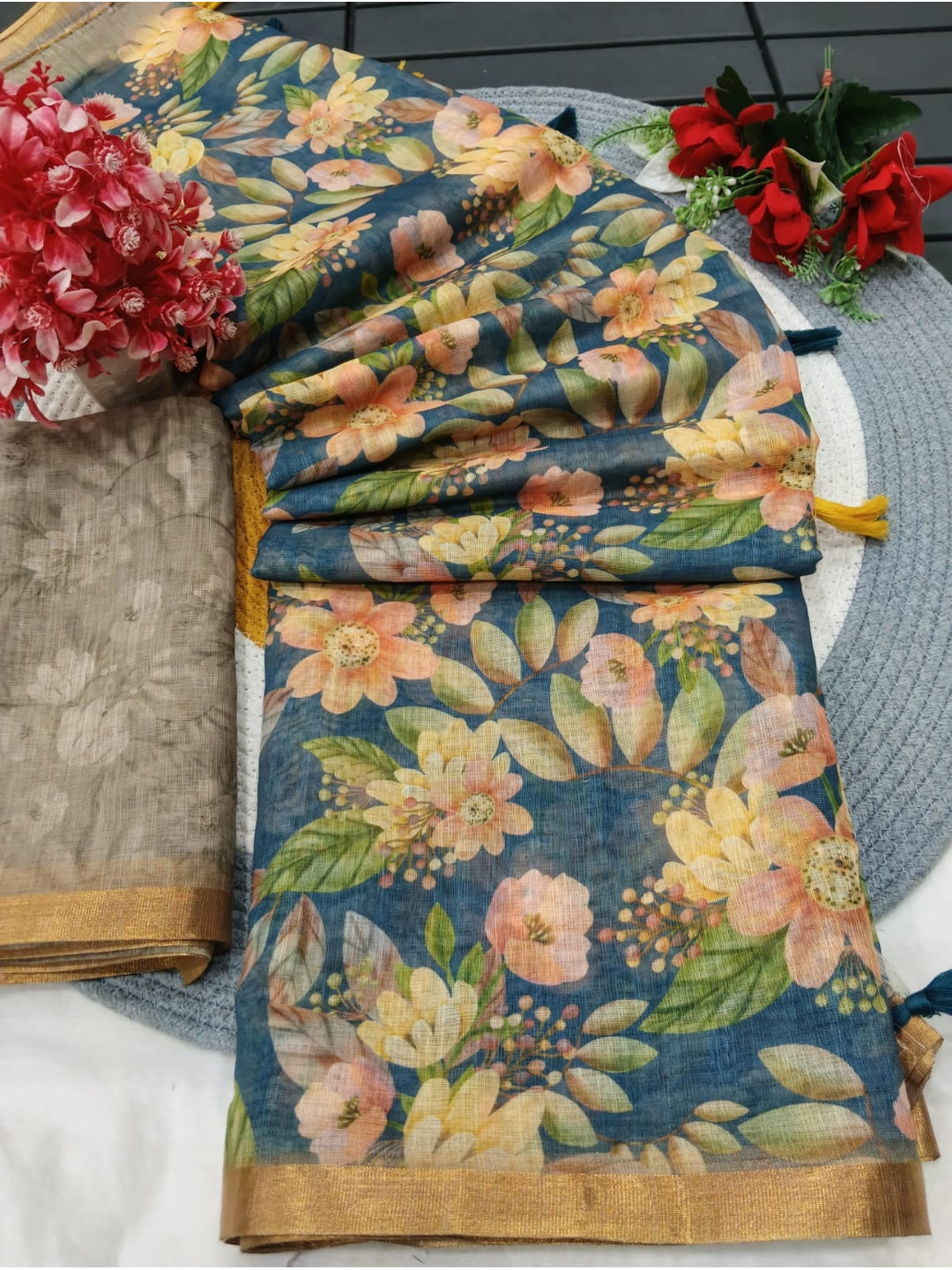 Peachmode Blue Grey Floral Printed Linen Saree - Image 4
