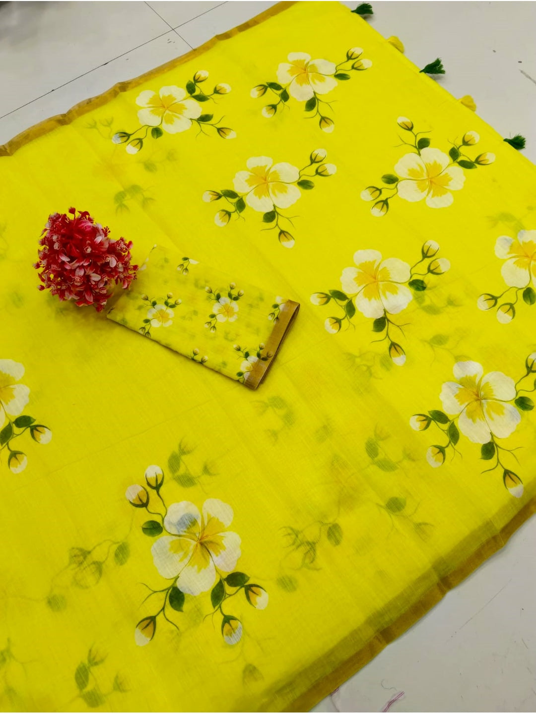 Peachmode Yellow Floral Printed Linen Saree - Image 5