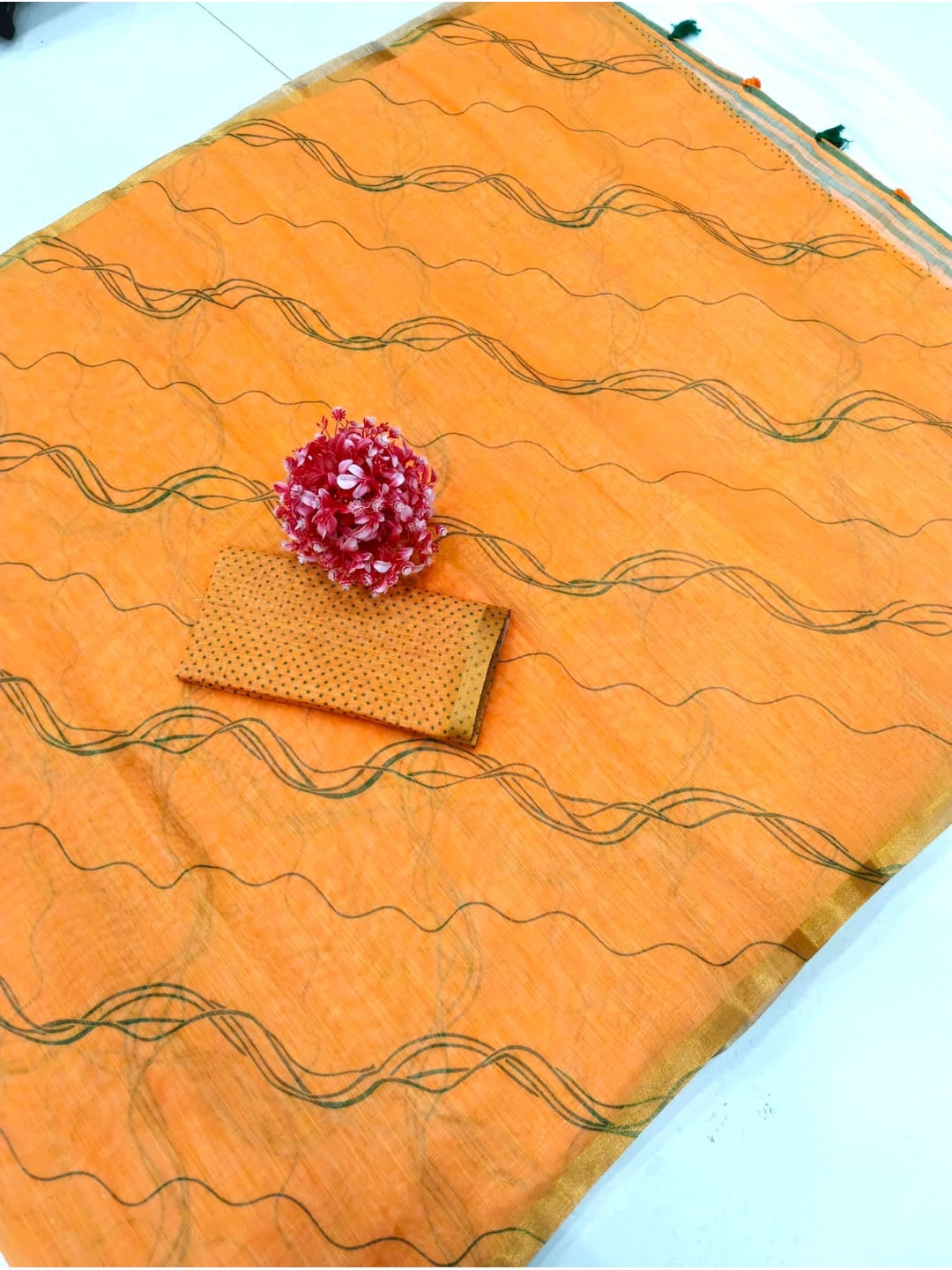 Peachmode Orange Line Printed Linen Saree - Image 3