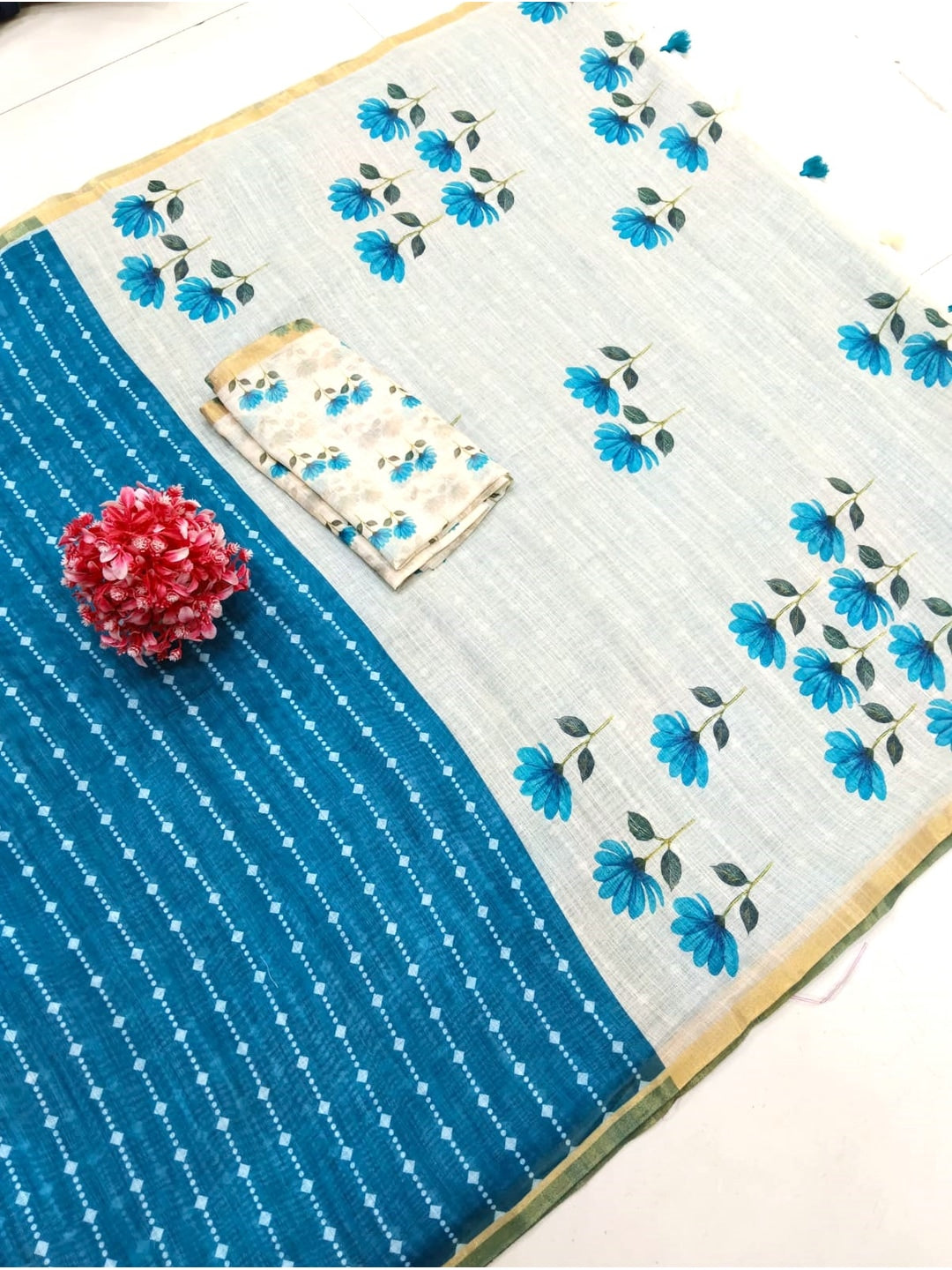 Peachmode Teal Floral Pallu Linen Saree - Image 4