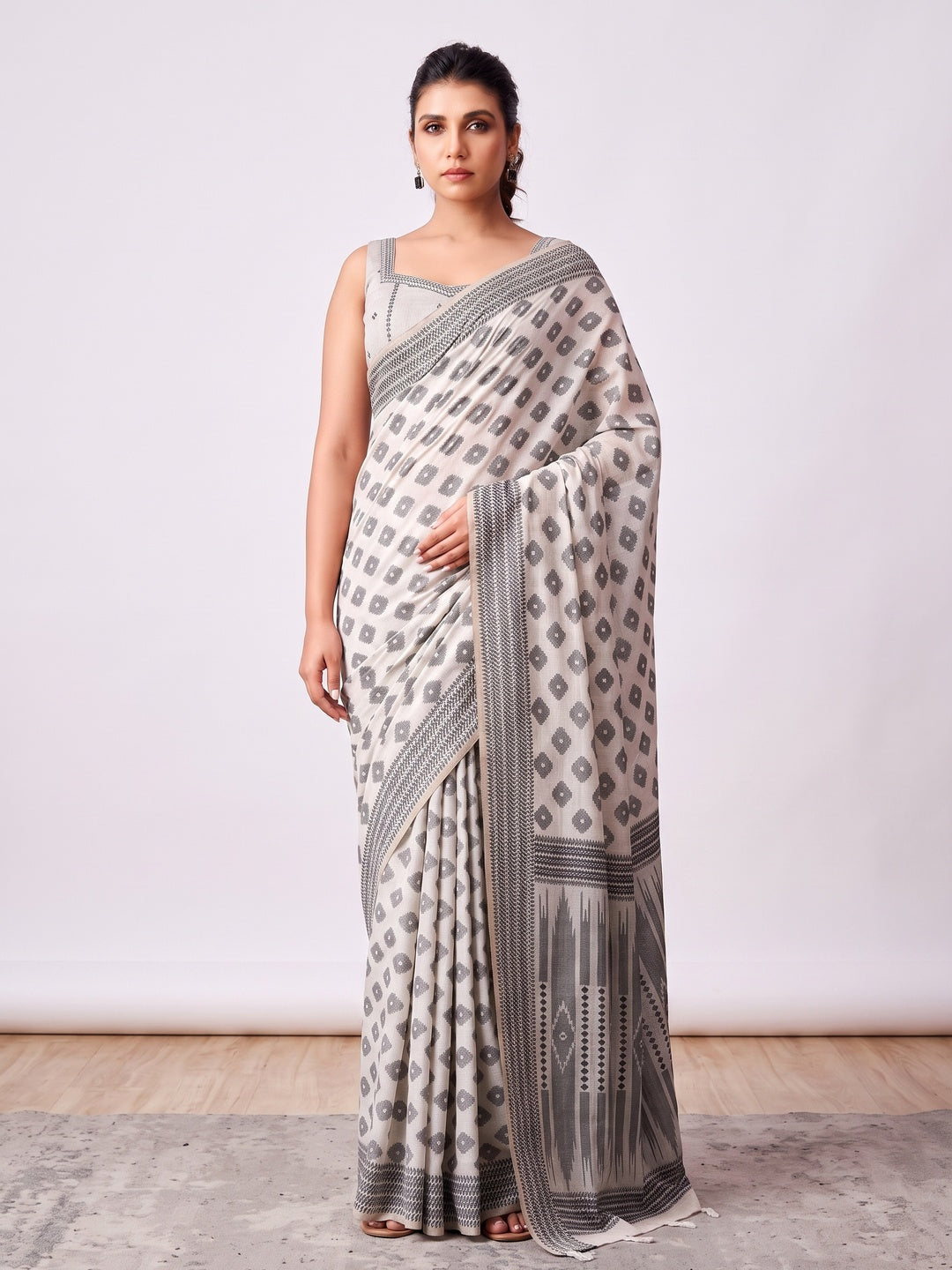 Peachmode Off White Black Motif Cotton Saree - Image 2