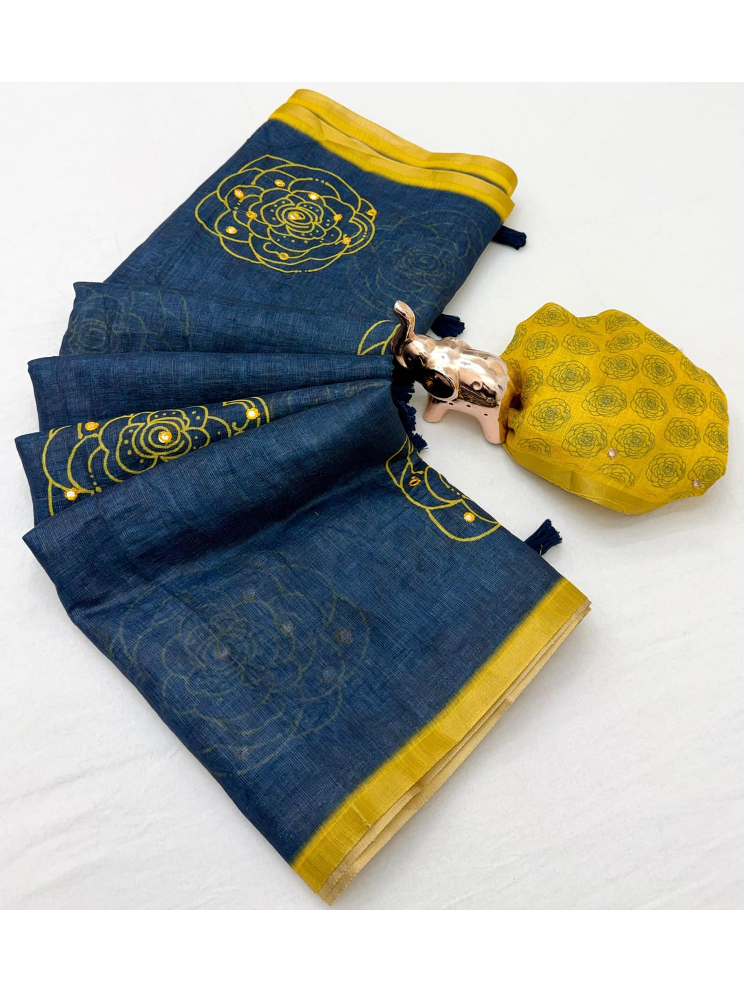 Peachmode Navy Blue Floral Print Linen Cotton Saree - Image 3