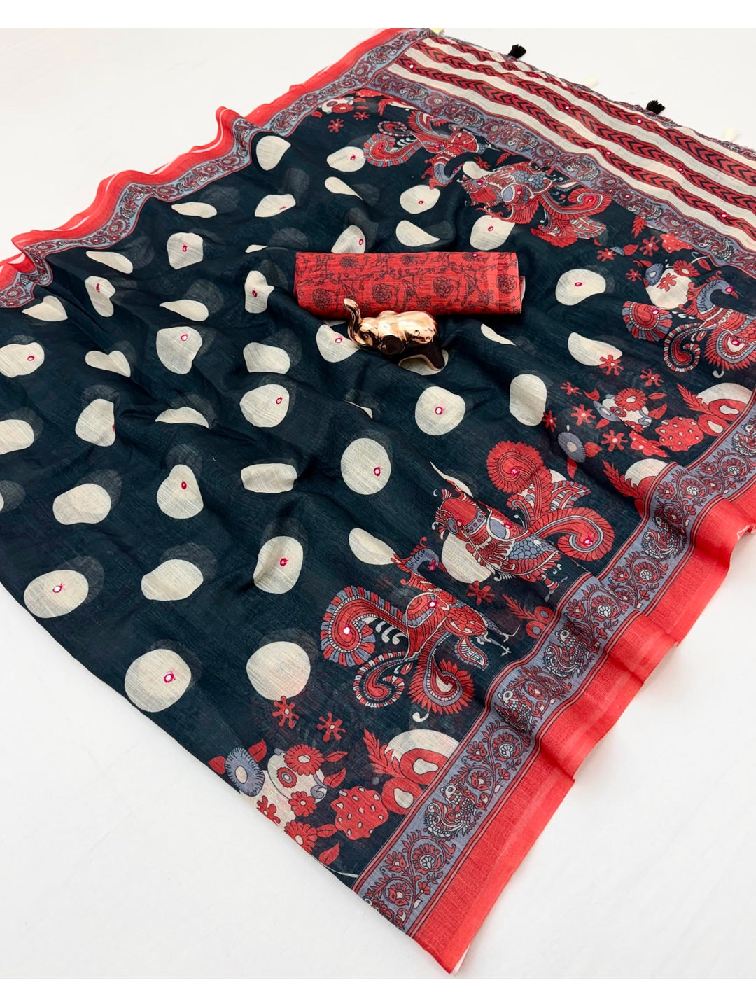 Peachmode Black Red Digital Printed Linen Cotton Saree - Image 2