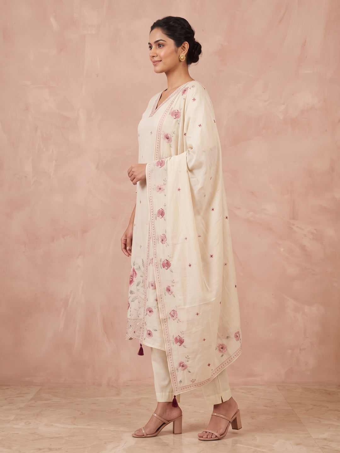 Off White Viscose Blend Embroidered Salwar Suit Set - Image 4