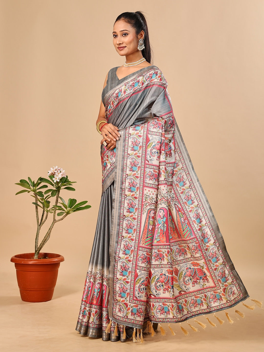 Peachmode Grey Madhubani Print Soft Tussar Silk Saree - Image 2