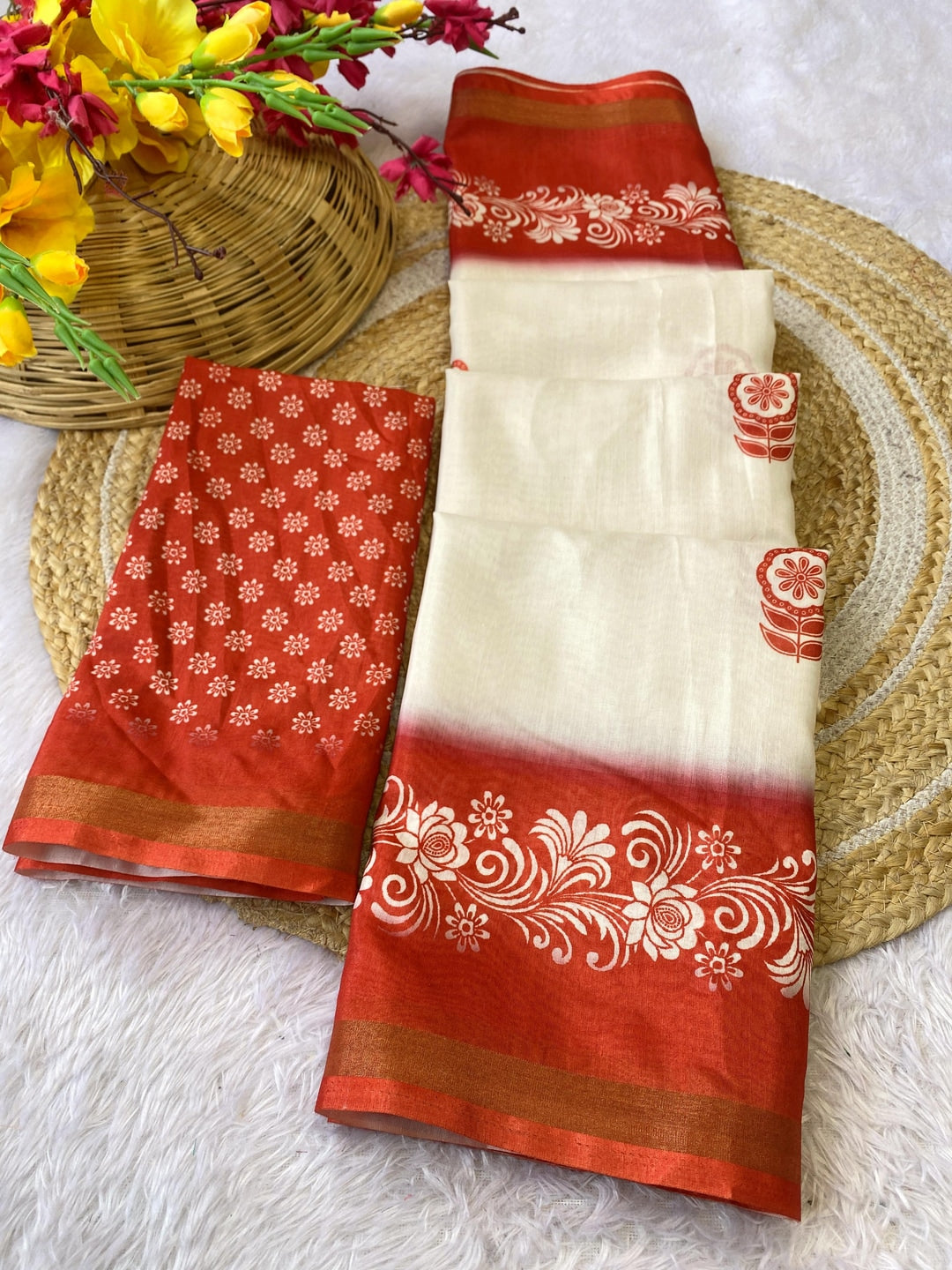 Peachmode Off White Floral Printed Mulmul Cotton Saree - Image 2