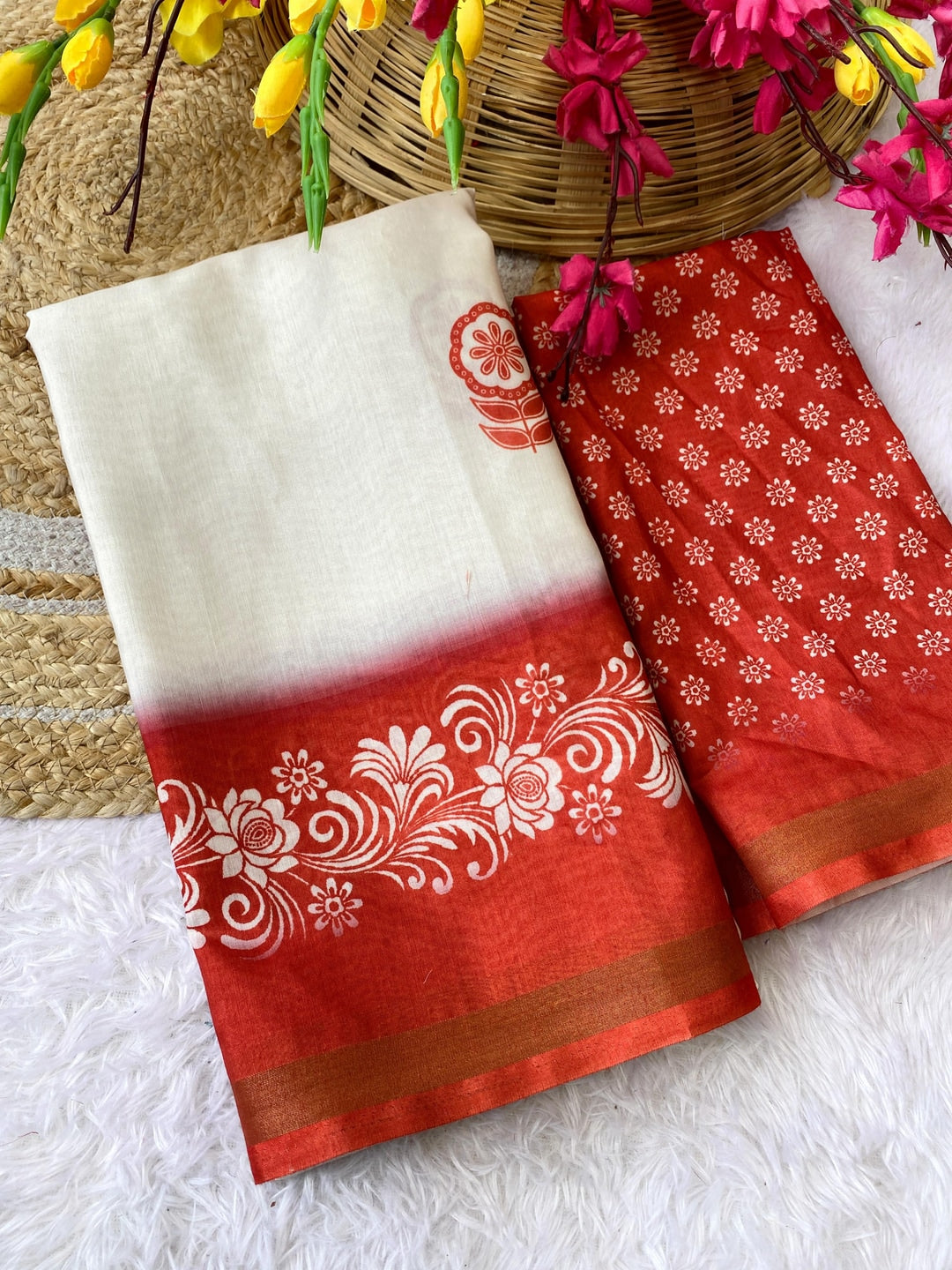 Peachmode Off White Floral Printed Mulmul Cotton Saree - Image 4