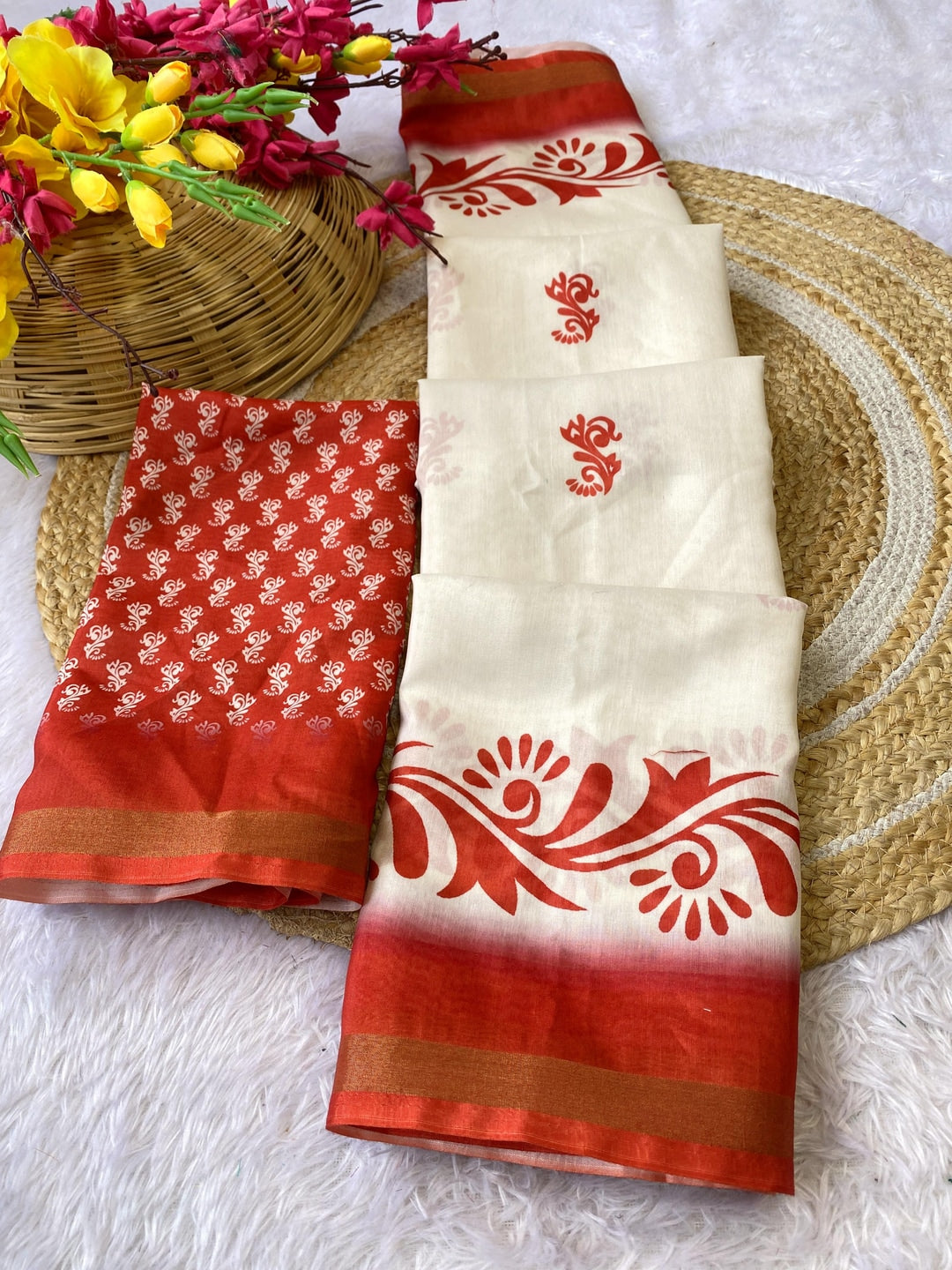 Peachmode Off White Abstract Printed Mulmul Cotton Saree - Image 2