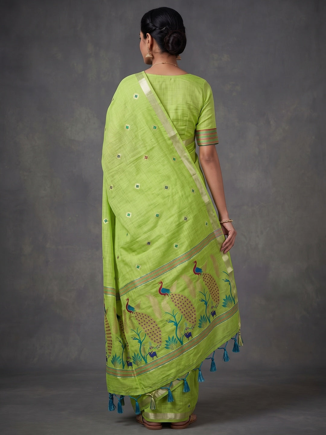 Peachmode Green Cotton Blend Mirror Motif Saree - Image 5